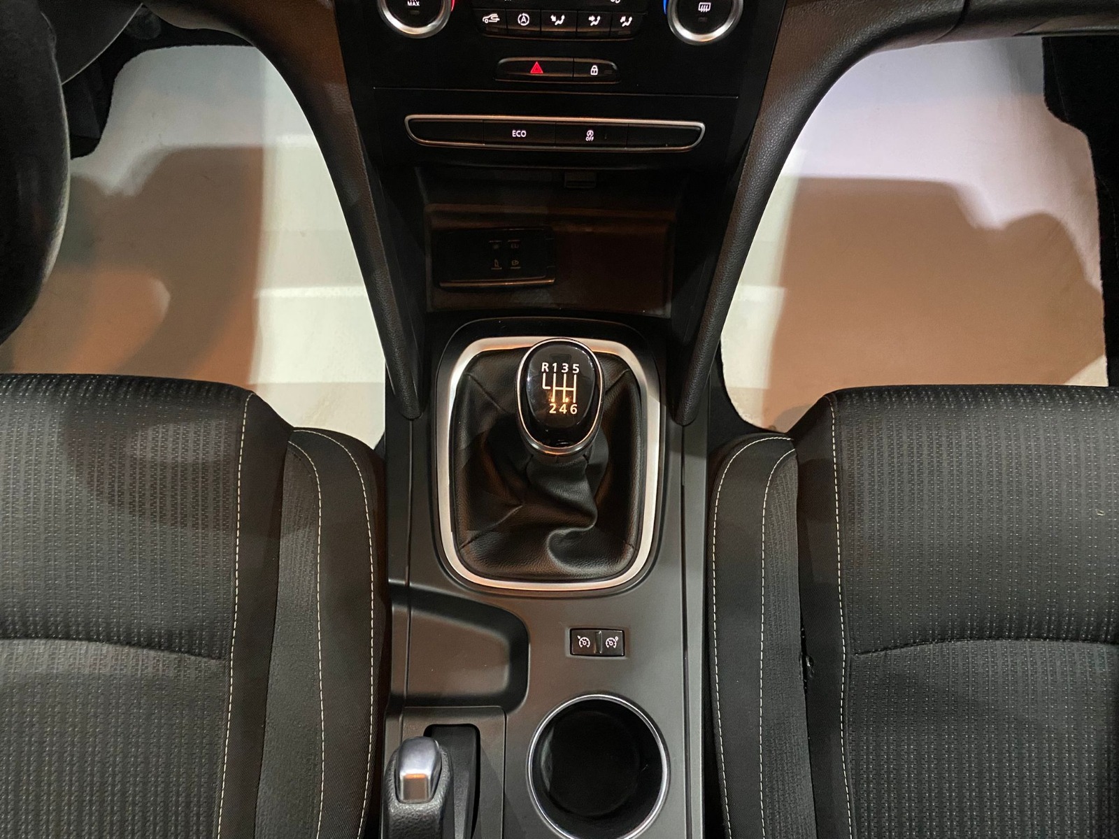 2018 Benzin Manuel Renault Megane Kırmızı Gürel Tasarım Aksesuar Otomotiv San. Tic. Ltd. Şti.