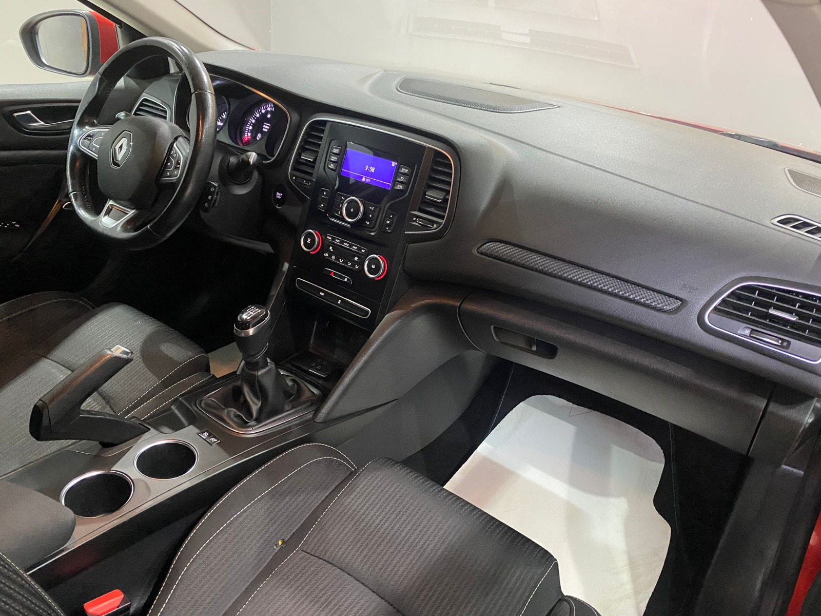 2018 Benzin Manuel Renault Megane Kırmızı Gürel Tasarım Aksesuar Otomotiv San. Tic. Ltd. Şti.