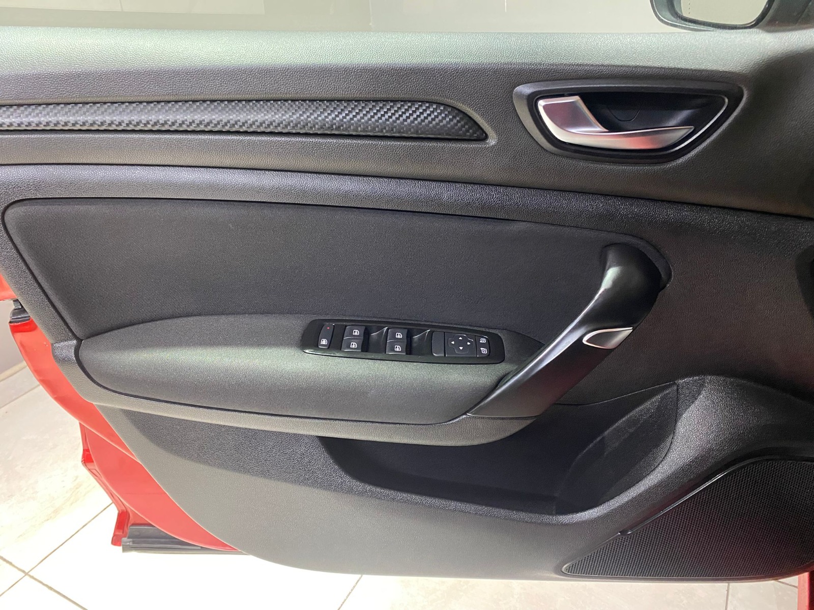 2018 Benzin Manuel Renault Megane Kırmızı Gürel Tasarım Aksesuar Otomotiv San. Tic. Ltd. Şti.