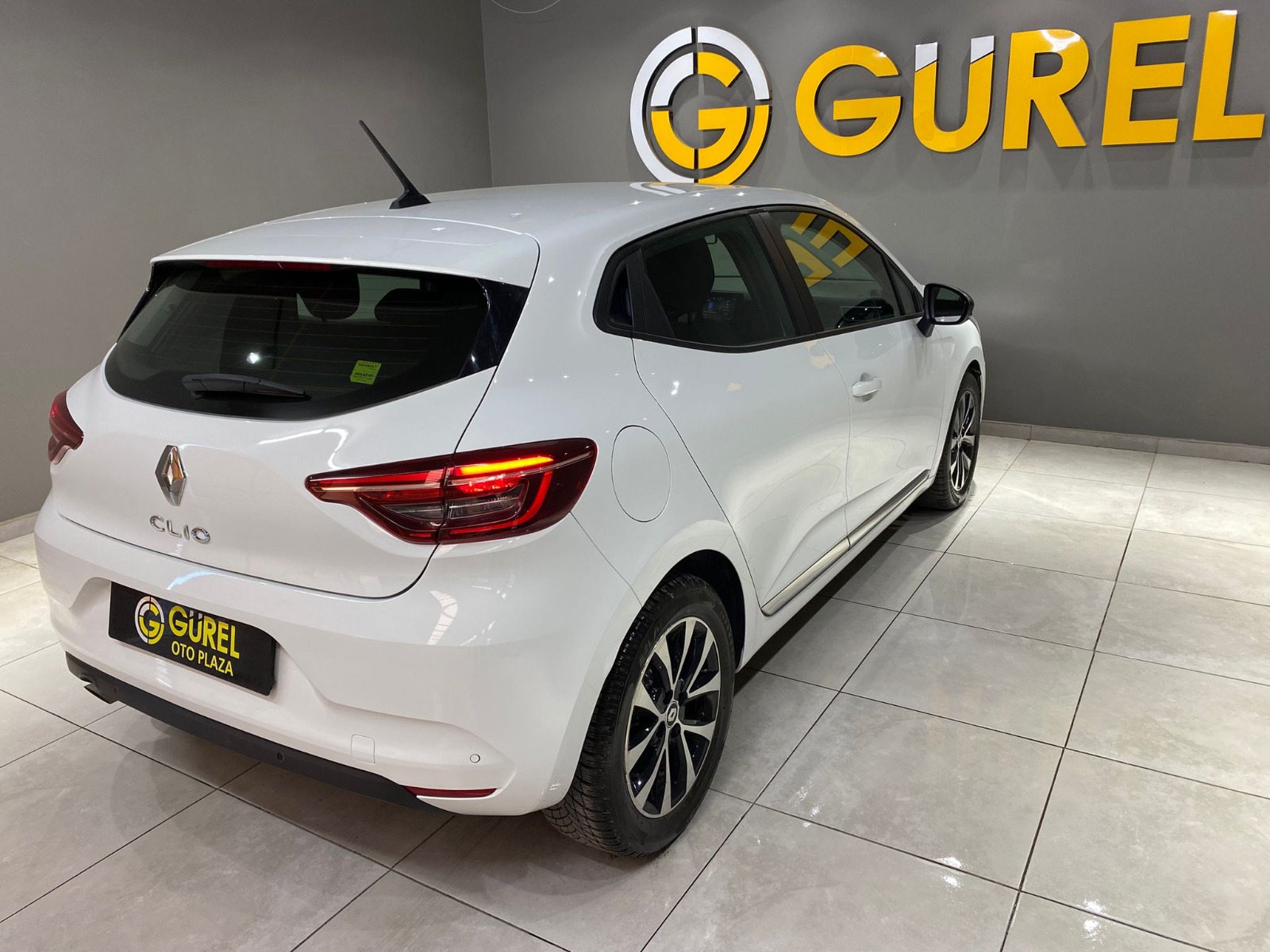 2023 Benzin Manuel Renault Clio Beyaz Gürel Tasarım Aksesuar Otomotiv San. Tic. Ltd. Şti.