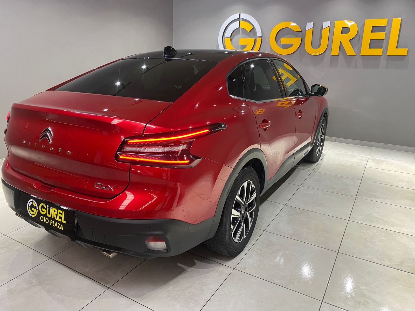 2024 Benzin Otomatik Citroen C4 X Kırmızı Gürel Tasarım Aksesuar Otomotiv San. Tic. Ltd. Şti.