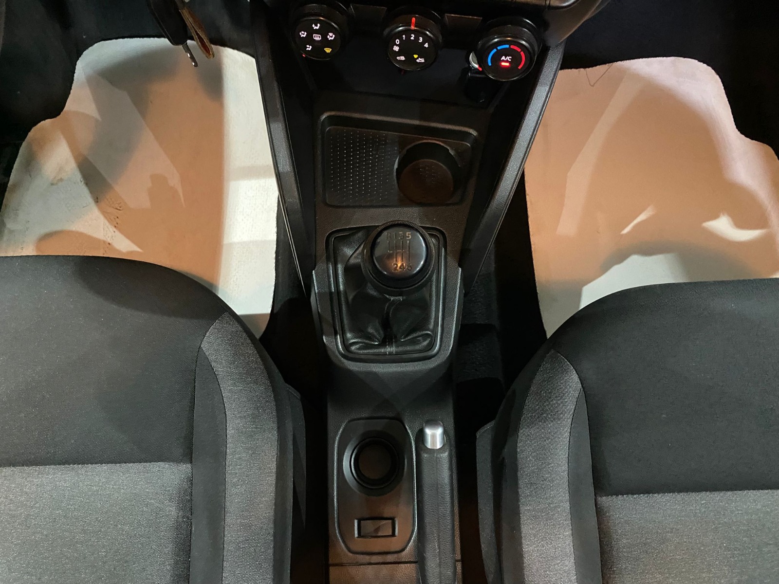 2022 Benzin Manuel Dacia Duster Gri Gürel Tasarım Aksesuar Otomotiv San. Tic. Ltd. Şti.