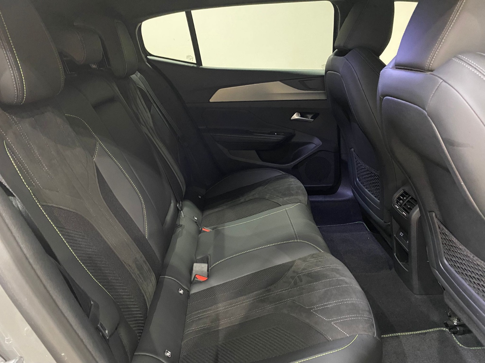 2024 Benzin Otomatik Peugeot 408 Gri Gürel Tasarım Aksesuar Otomotiv San. Tic. Ltd. Şti.