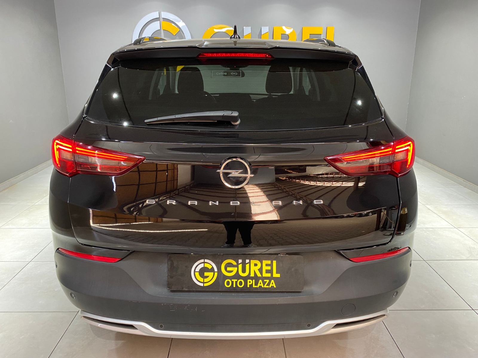 2022 Dizel Otomatik Opel Grandland Siyah Gürel Tasarım Aksesuar Otomotiv San. Tic. Ltd. Şti.