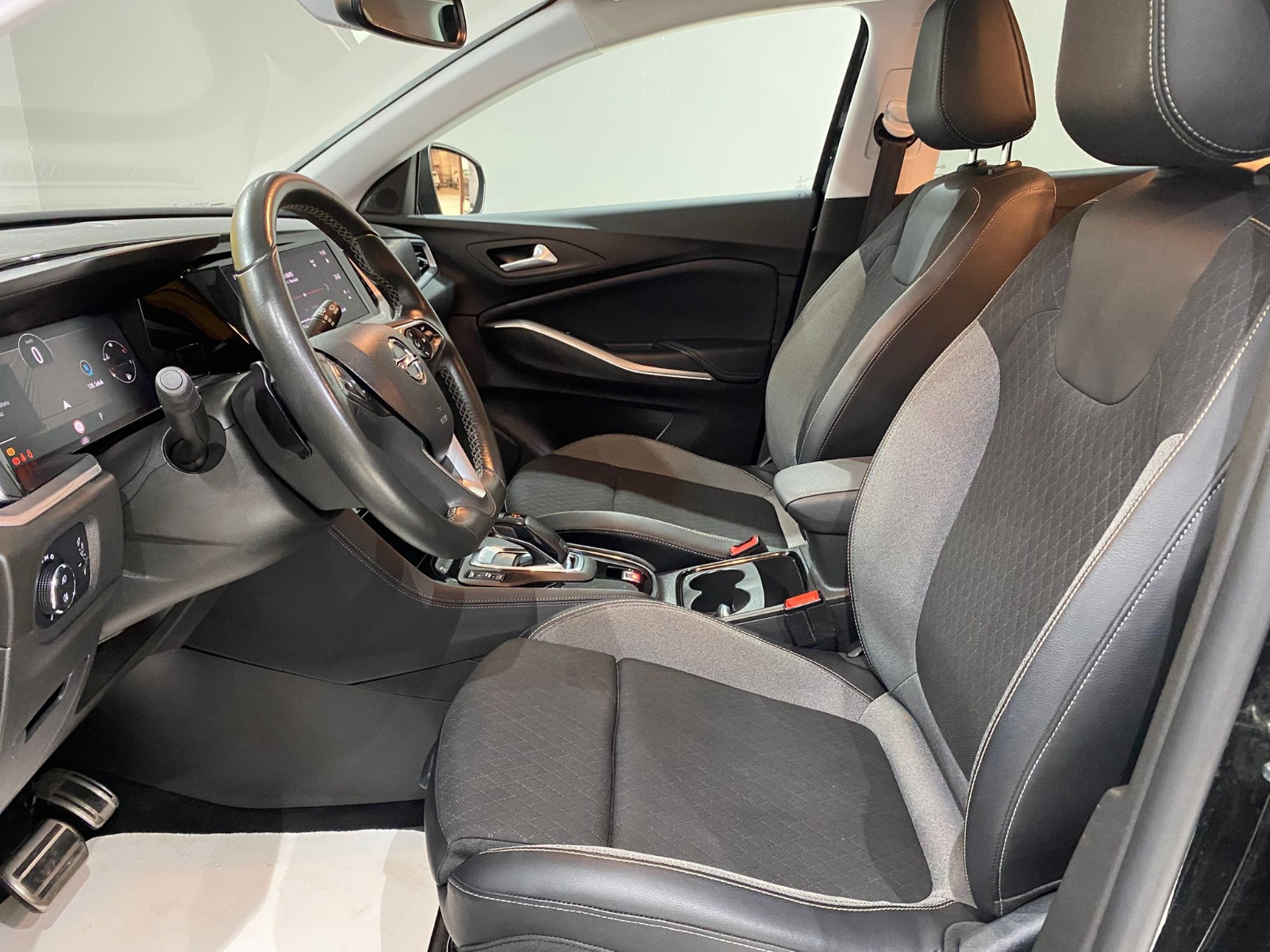 2022 Dizel Otomatik Opel Grandland Siyah Gürel Tasarım Aksesuar Otomotiv San. Tic. Ltd. Şti.