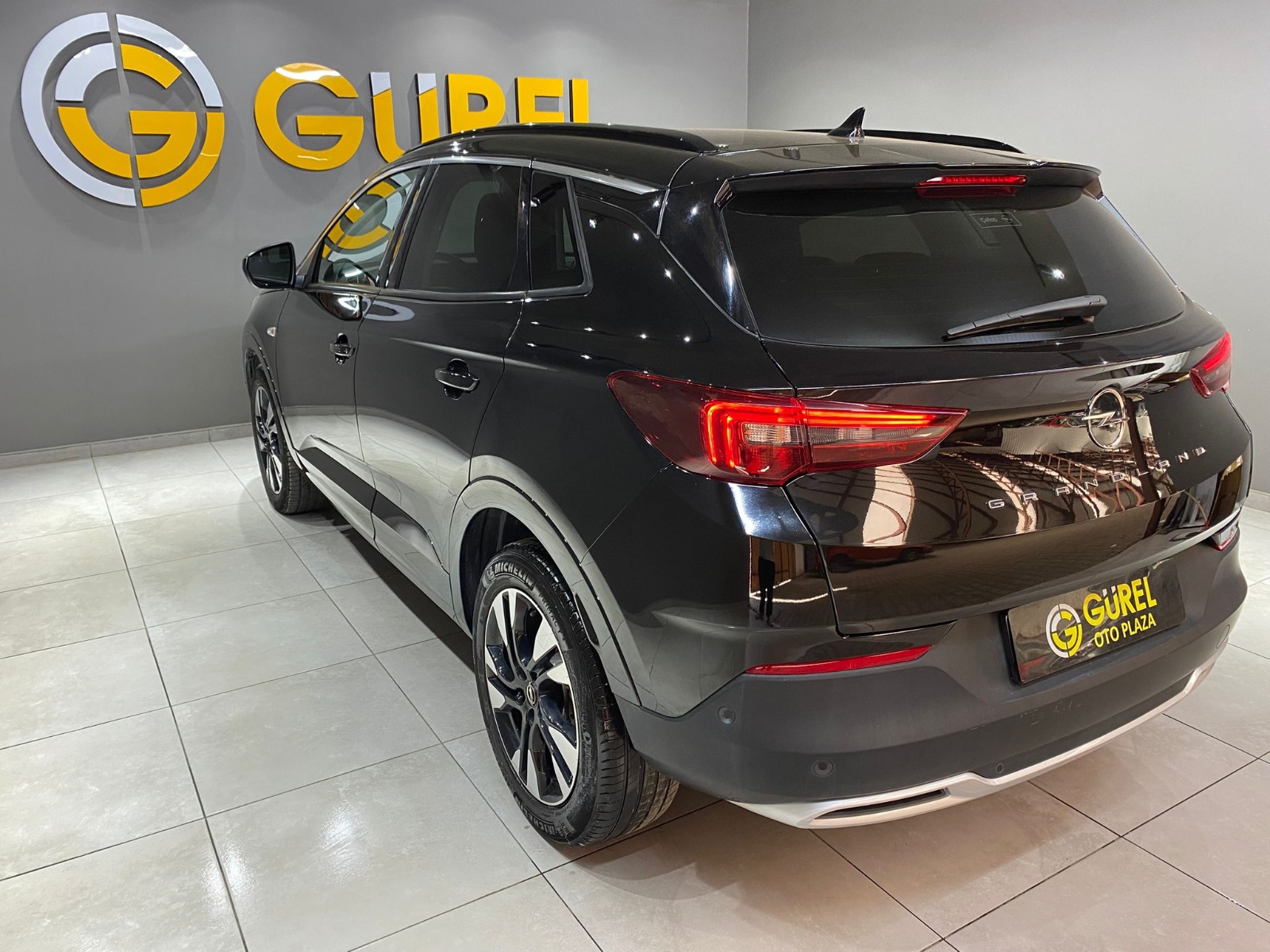 2022 Dizel Otomatik Opel Grandland Siyah Gürel Tasarım Aksesuar Otomotiv San. Tic. Ltd. Şti.