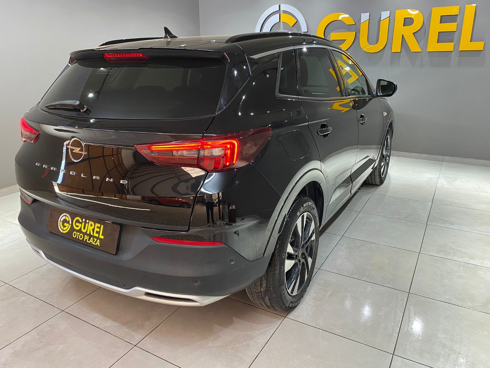 2022 Dizel Otomatik Opel Grandland Siyah Gürel Tasarım Aksesuar Otomotiv San. Tic. Ltd. Şti.