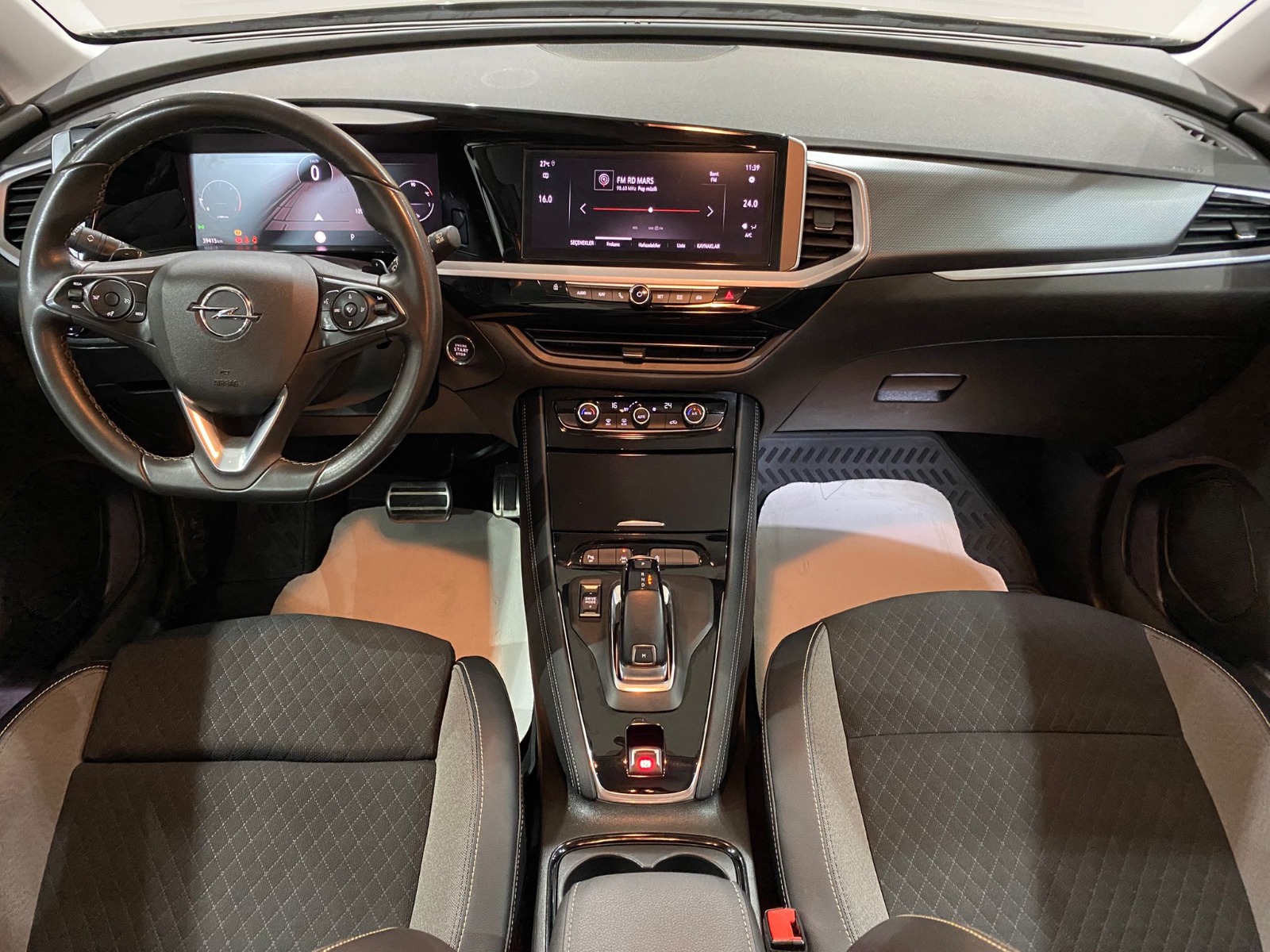 2022 Dizel Otomatik Opel Grandland Siyah Gürel Tasarım Aksesuar Otomotiv San. Tic. Ltd. Şti.