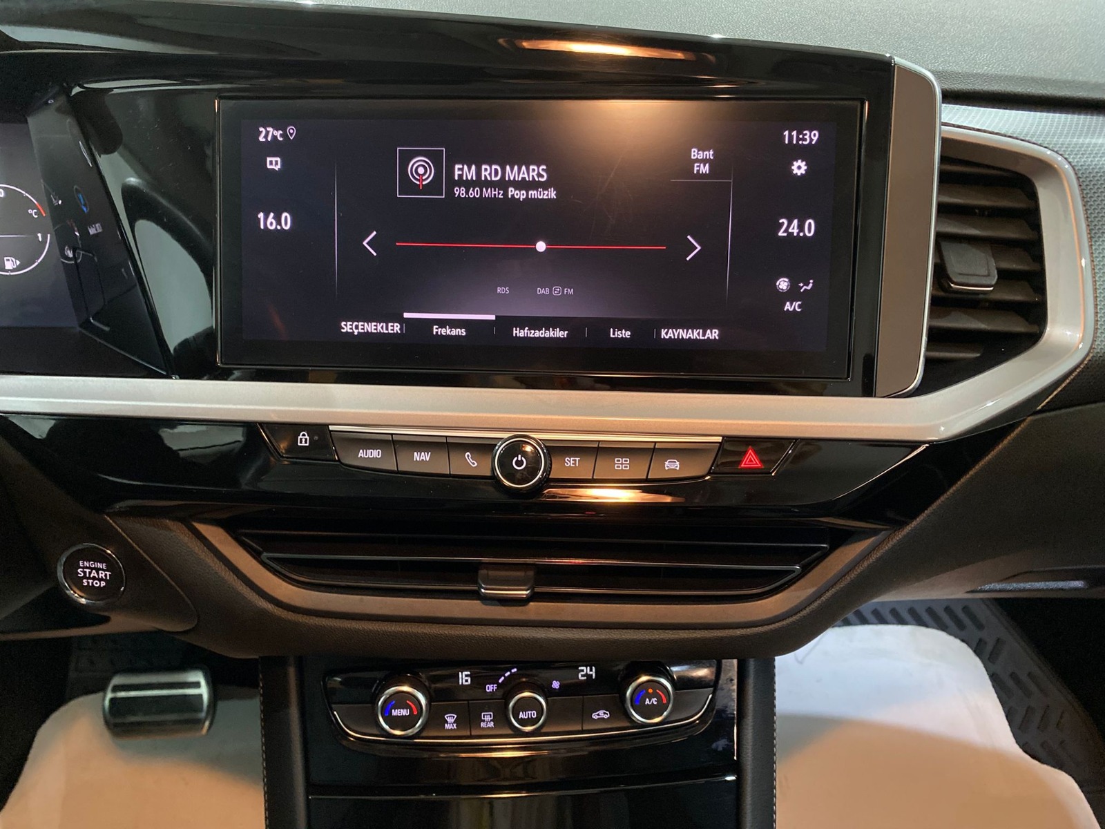 2022 Dizel Otomatik Opel Grandland Siyah Gürel Tasarım Aksesuar Otomotiv San. Tic. Ltd. Şti.