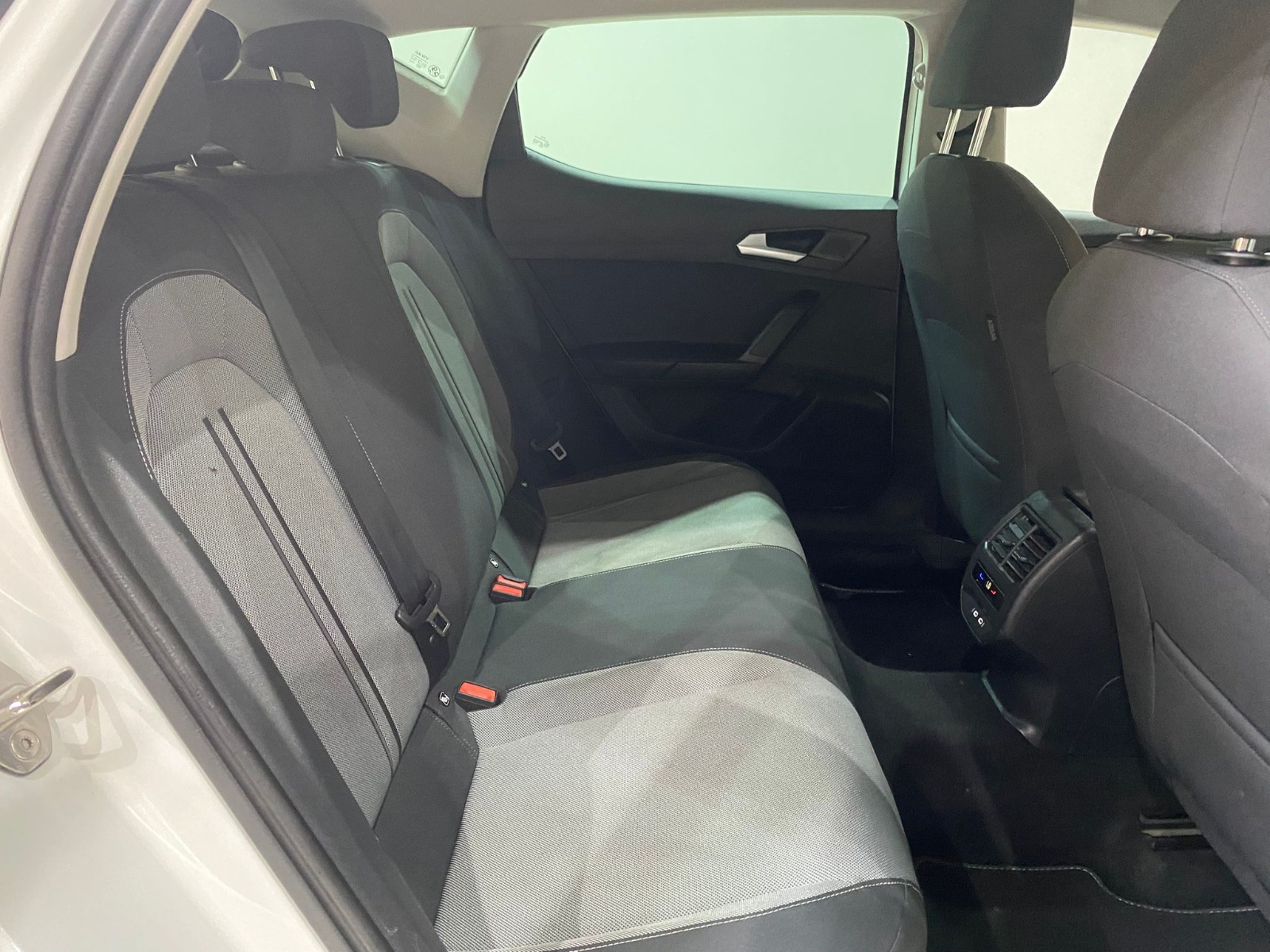 2024 MHEV Otomatik Seat Leon Beyaz Gürel Tasarım Aksesuar Otomotiv San. Tic. Ltd. Şti.