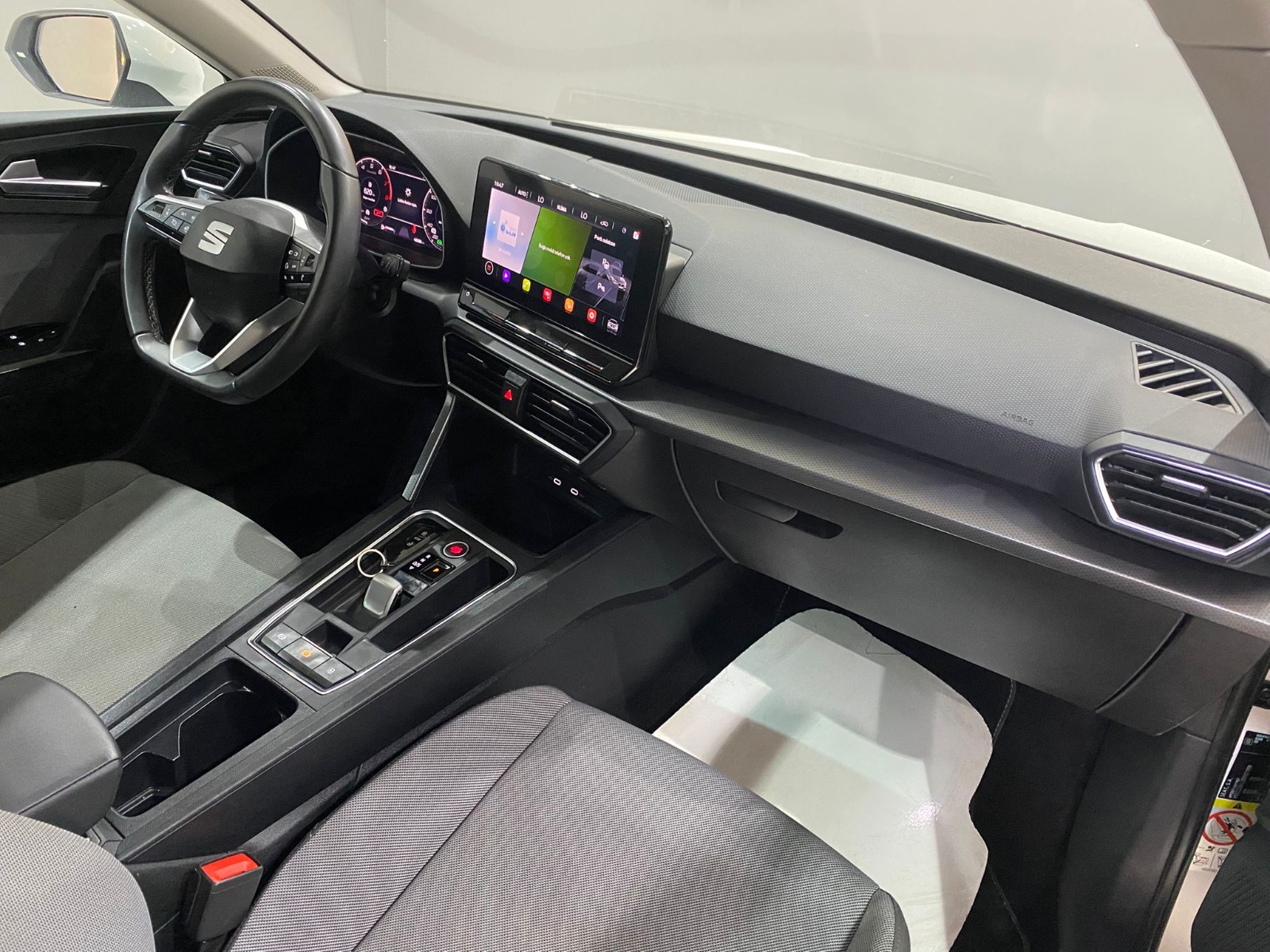 2024 MHEV Otomatik Seat Leon Beyaz Gürel Tasarım Aksesuar Otomotiv San. Tic. Ltd. Şti.