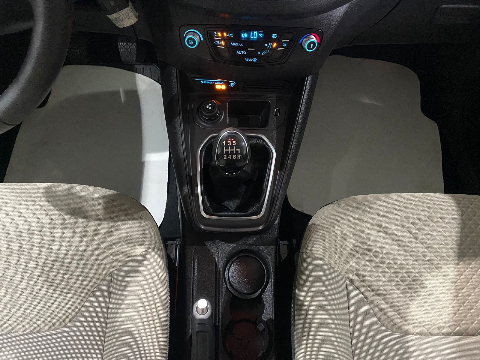 2023 Benzin Manuel Ford Tourneo Courier Beyaz Gürel Tasarım Aksesuar Otomotiv San. Tic. Ltd. Şti.