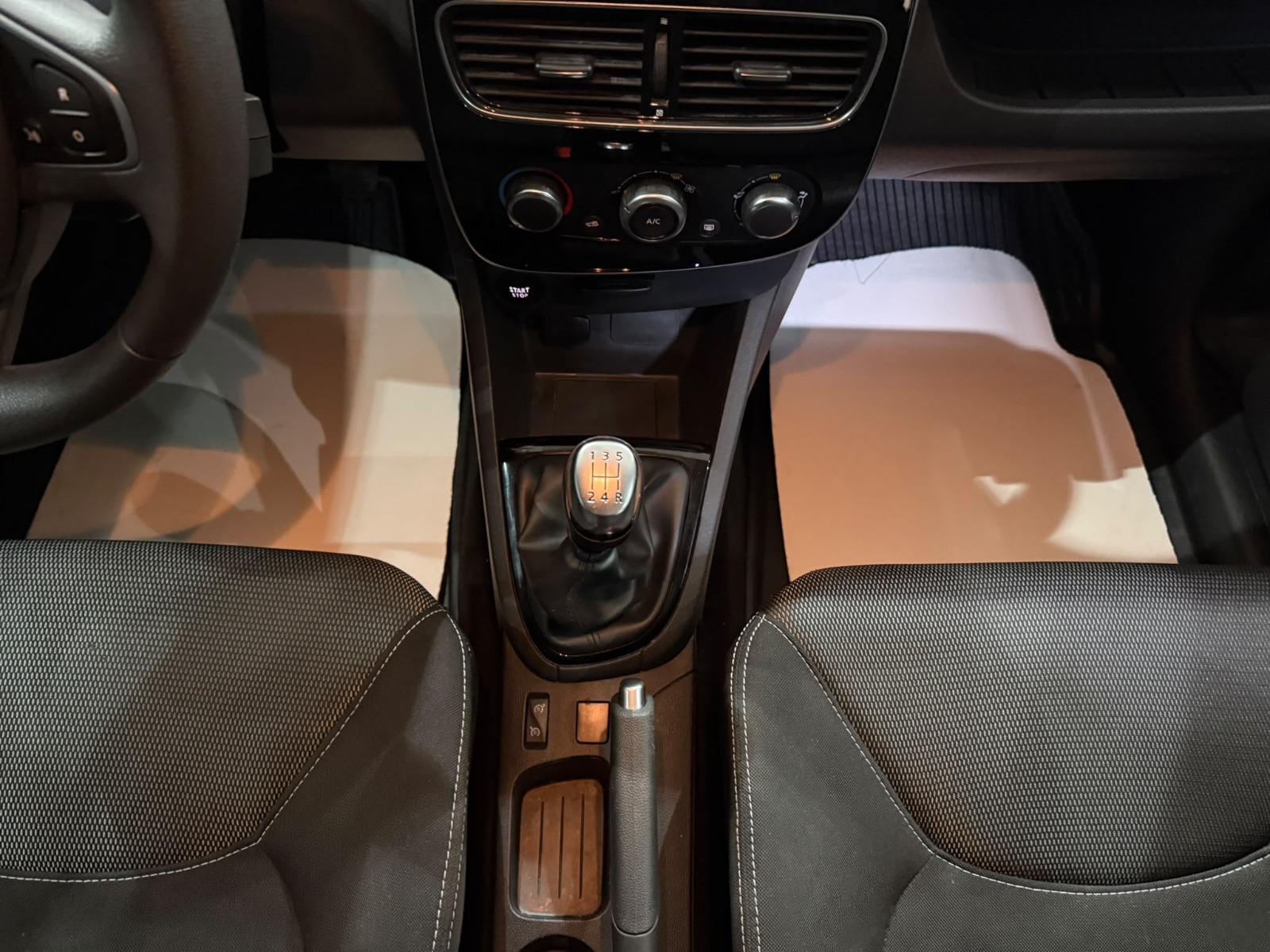 2020 Benzin Manuel Renault Clio Beyaz Gürel Tasarım Aksesuar Otomotiv San. Tic. Ltd. Şti.