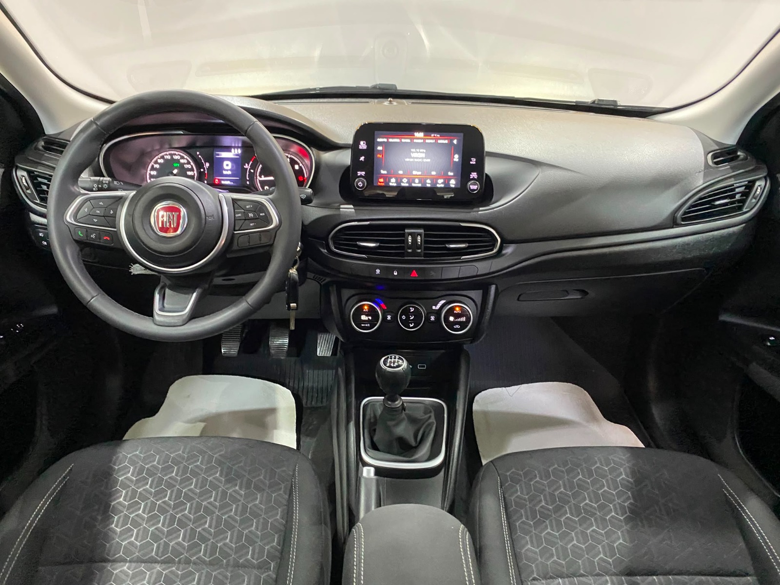 2023 Benzin Manuel Fiat Egea Cross Gri Gürel Tasarım Aksesuar Otomotiv San. Tic. Ltd. Şti.