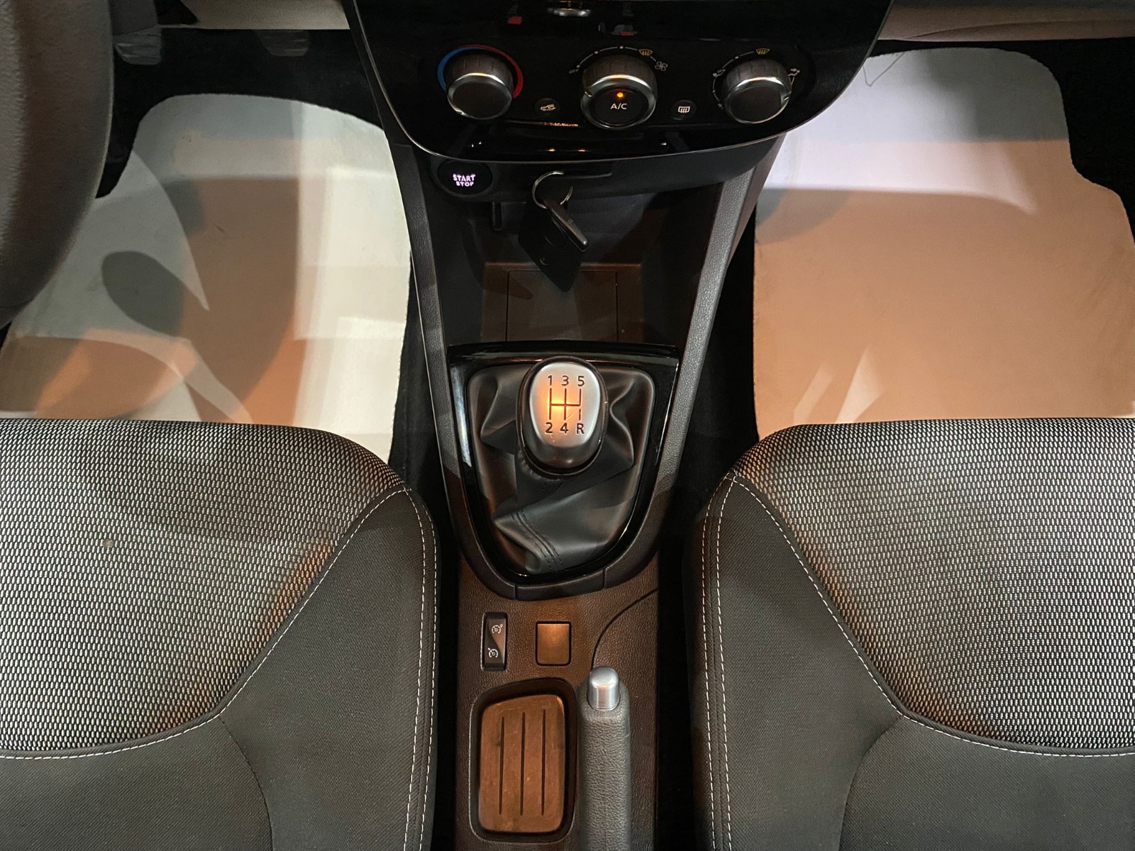 2020 Benzin Manuel Renault Clio Beyaz Gürel Tasarım Aksesuar Otomotiv San. Tic. Ltd. Şti.