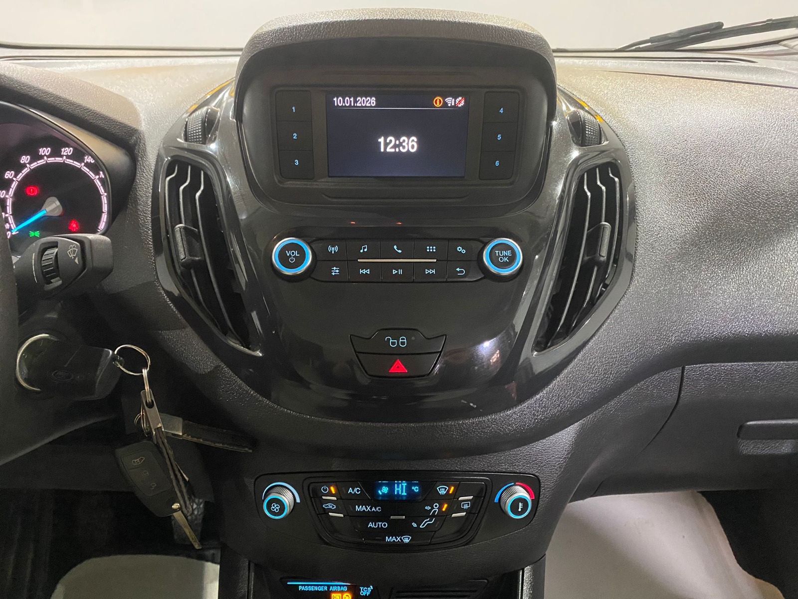 2023 Benzin Manuel Ford Tourneo Courier Beyaz Gürel Tasarım Aksesuar Otomotiv San. Tic. Ltd. Şti.