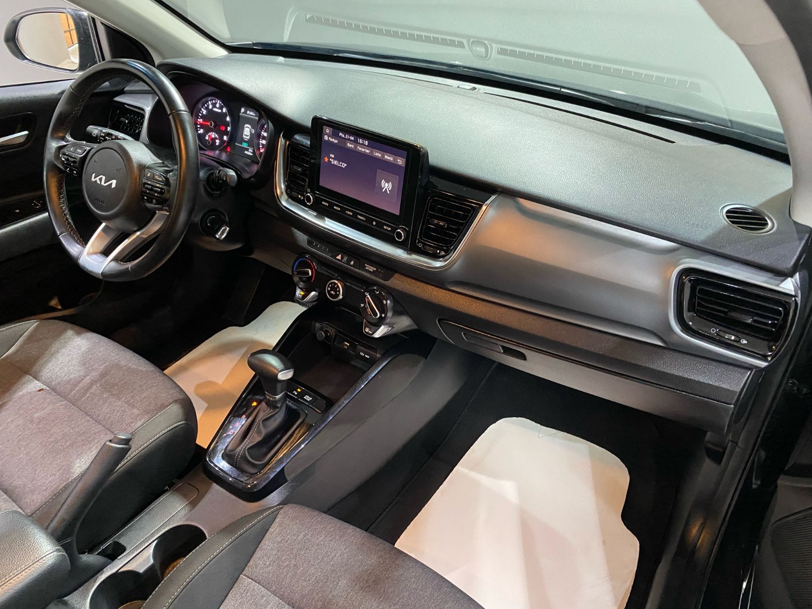 2023 Benzin Otomatik Kia Stonic Siyah Gürel Tasarım Aksesuar Otomotiv San. Tic. Ltd. Şti.