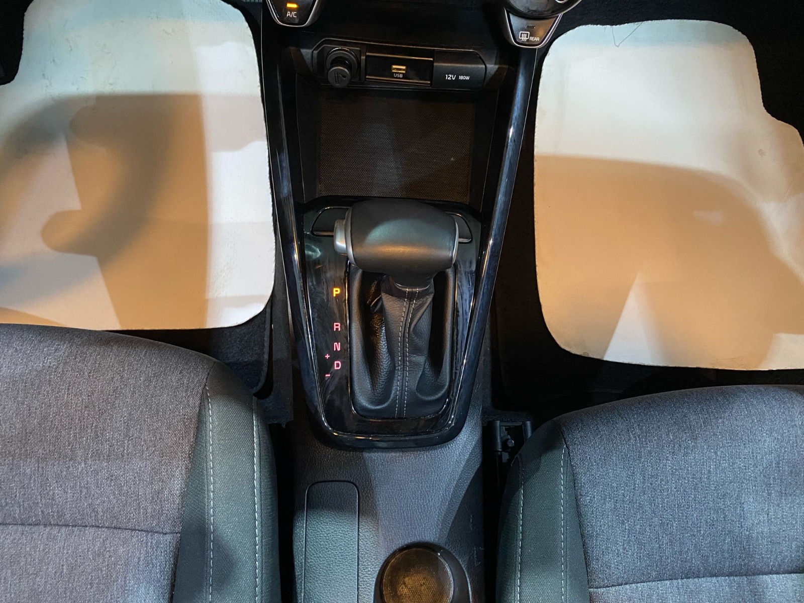 2023 Benzin Otomatik Kia Stonic Siyah Gürel Tasarım Aksesuar Otomotiv San. Tic. Ltd. Şti.