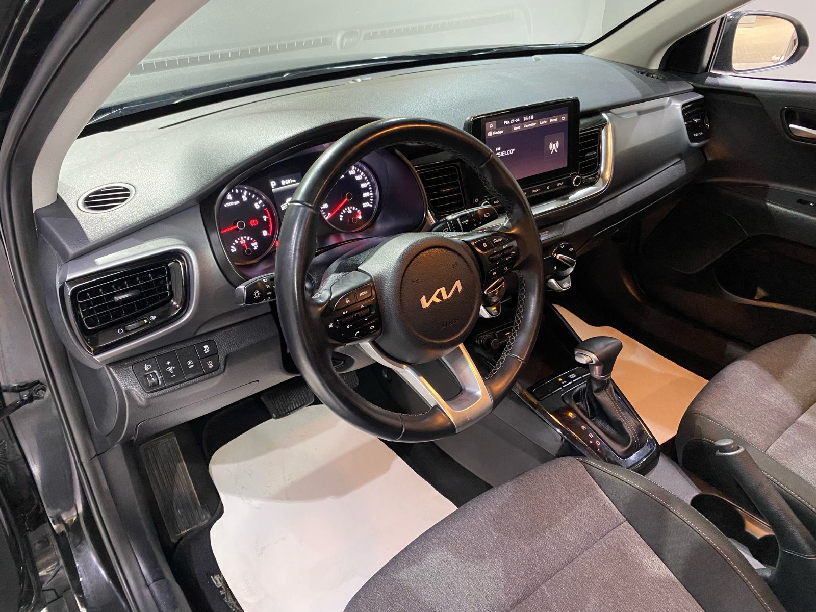 2023 Benzin Otomatik Kia Stonic Siyah Gürel Tasarım Aksesuar Otomotiv San. Tic. Ltd. Şti.