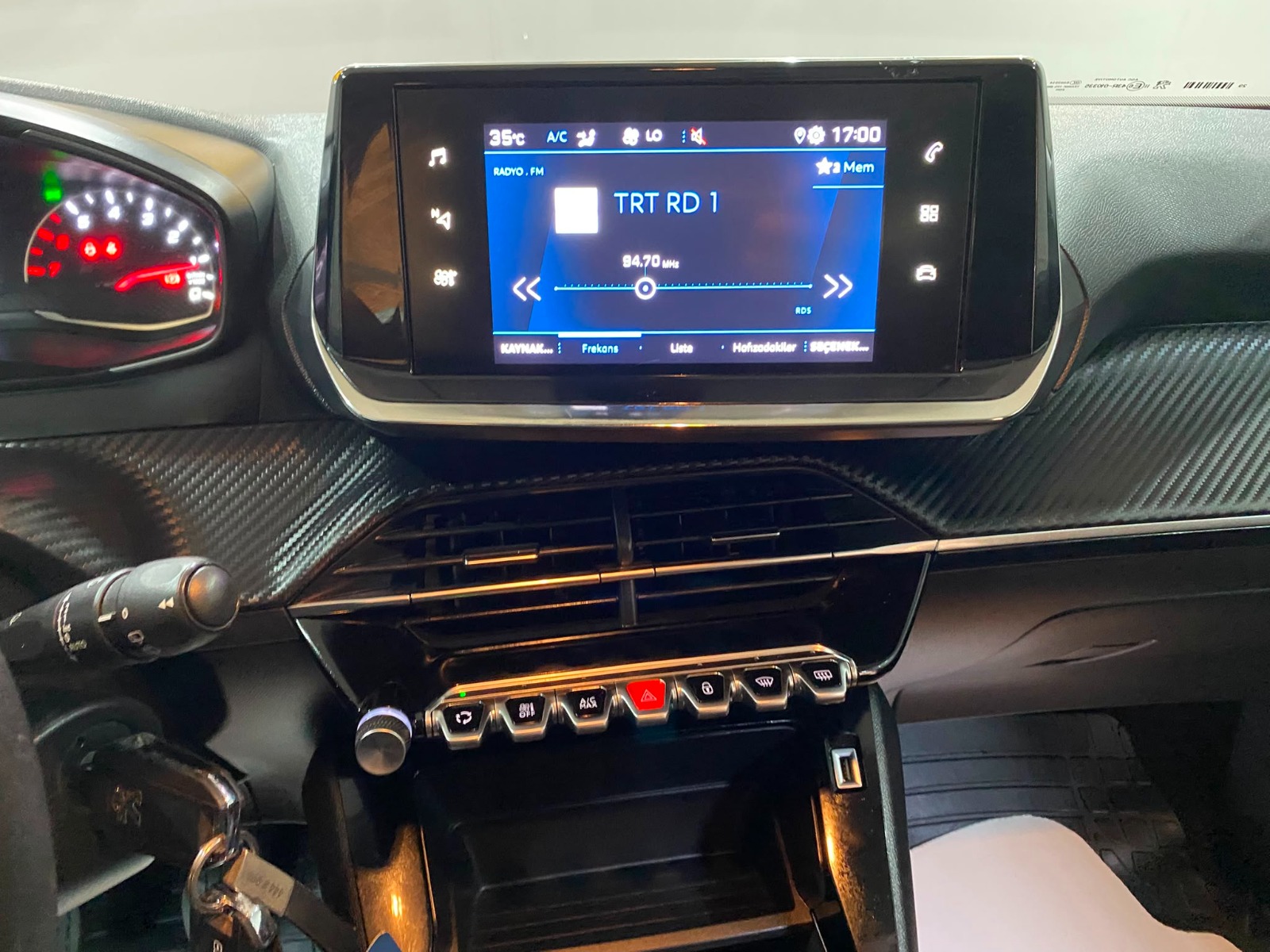 2020 Benzin Manuel Peugeot 2008 Turuncu Gürel Tasarım Aksesuar Otomotiv San. Tic. Ltd. Şti.