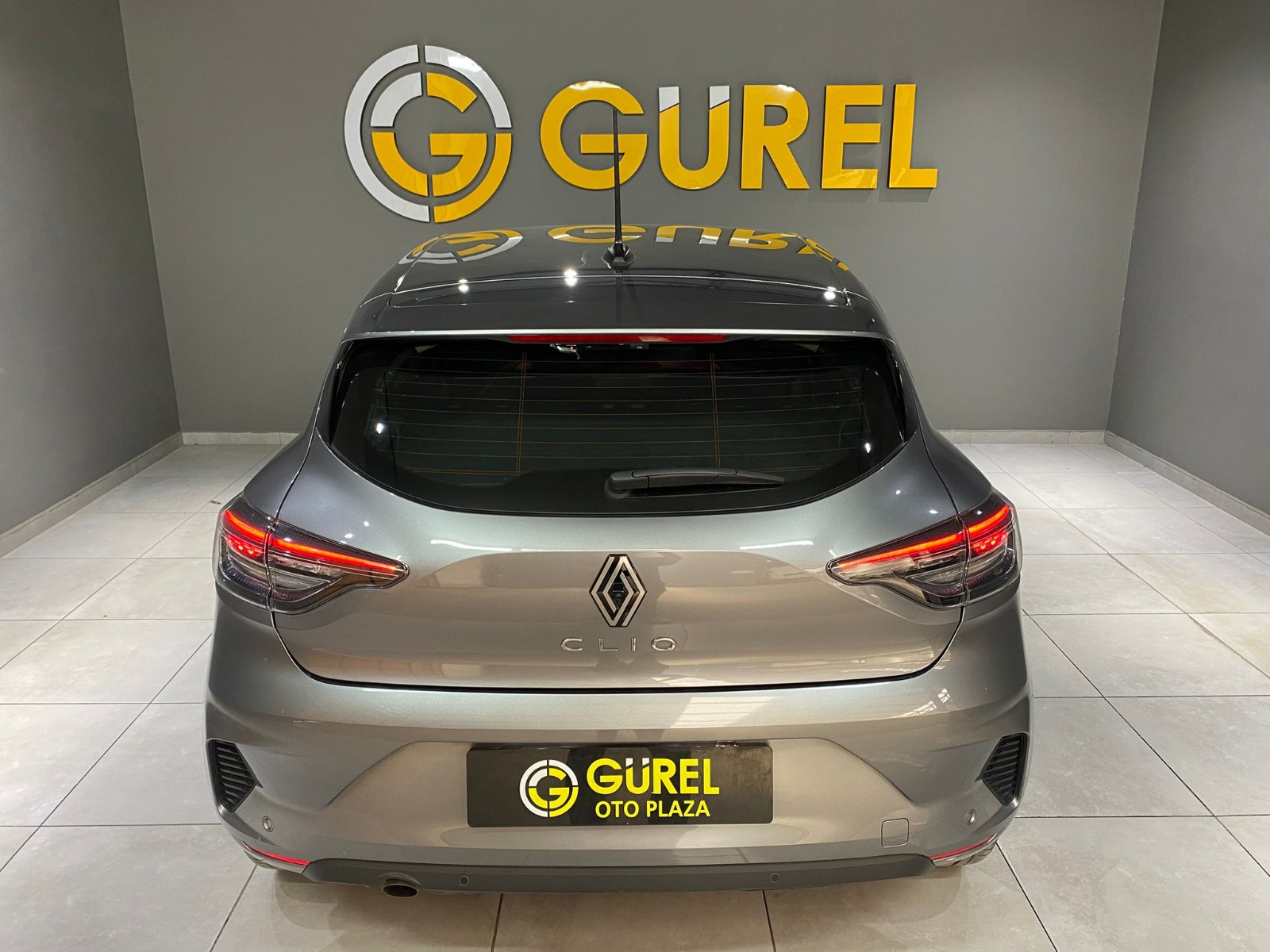 2024 Benzin Otomatik Renault Clio Gri Gürel Tasarım Aksesuar Otomotiv San. Tic. Ltd. Şti.