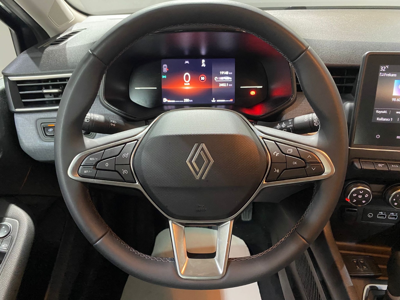 2024 Benzin Otomatik Renault Clio Gri Gürel Tasarım Aksesuar Otomotiv San. Tic. Ltd. Şti.