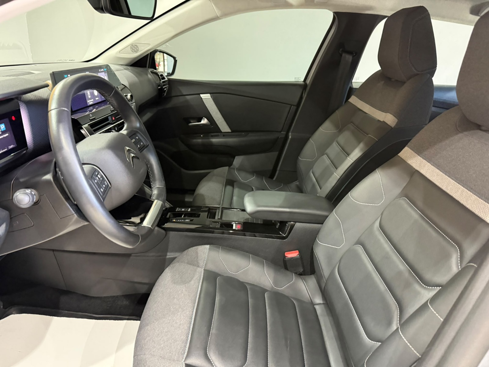 2024 Benzin Otomatik Citroen C4 X Gümüş Gri Gürel Tasarım Aksesuar Otomotiv San. Tic. Ltd. Şti.