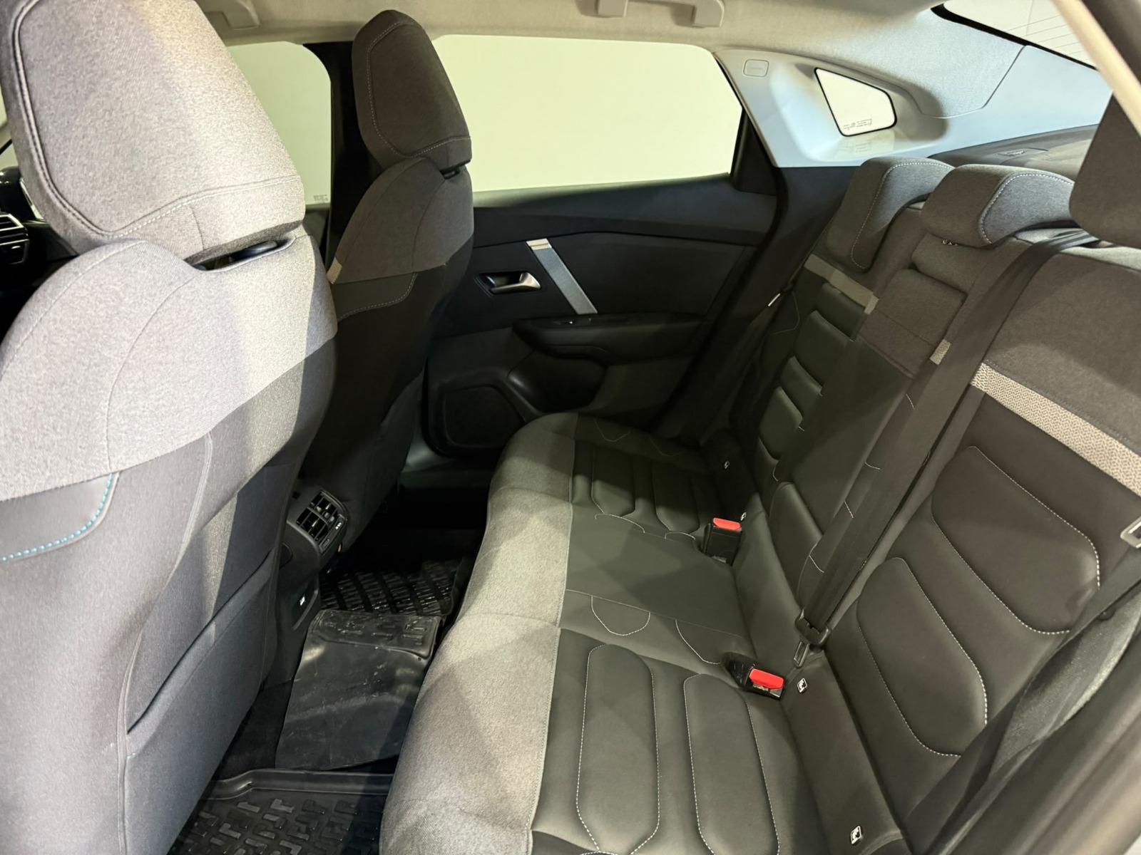 2024 Benzin Otomatik Citroen C4 X Gümüş Gri Gürel Tasarım Aksesuar Otomotiv San. Tic. Ltd. Şti.