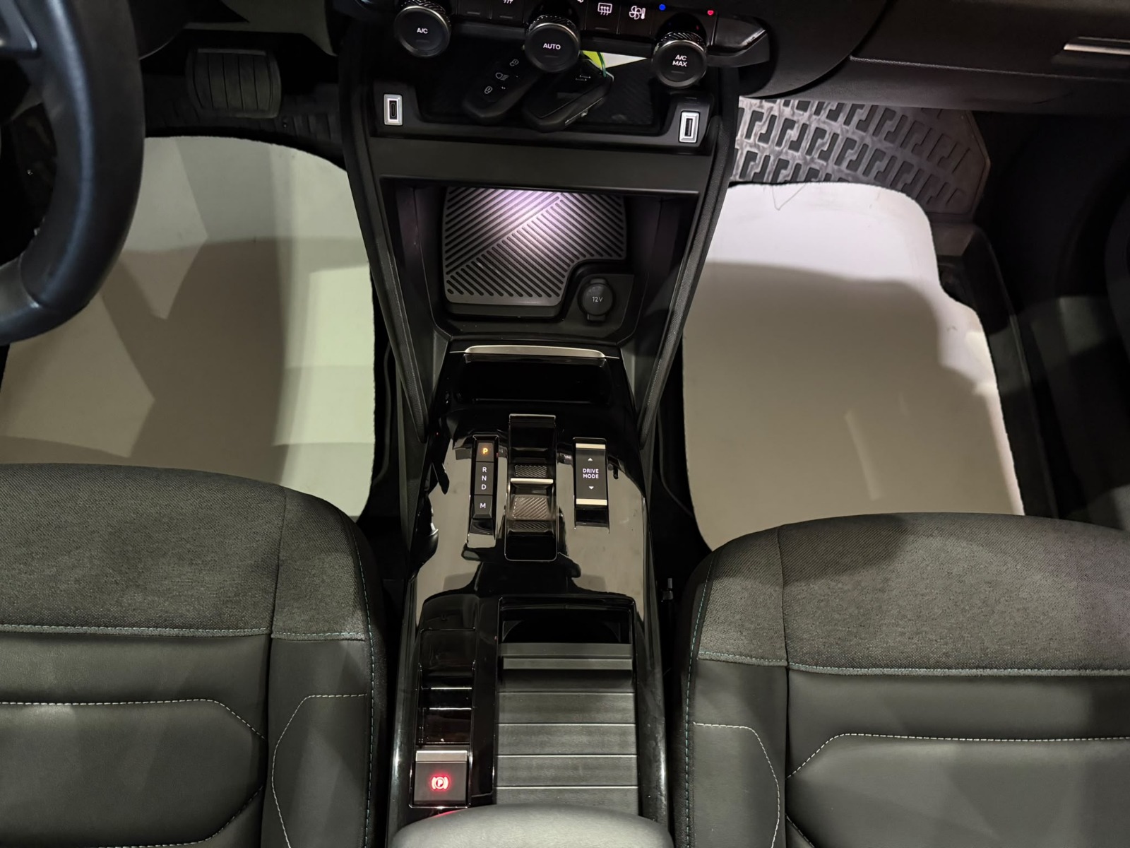2024 Benzin Otomatik Citroen C4 X Gümüş Gri Gürel Tasarım Aksesuar Otomotiv San. Tic. Ltd. Şti.