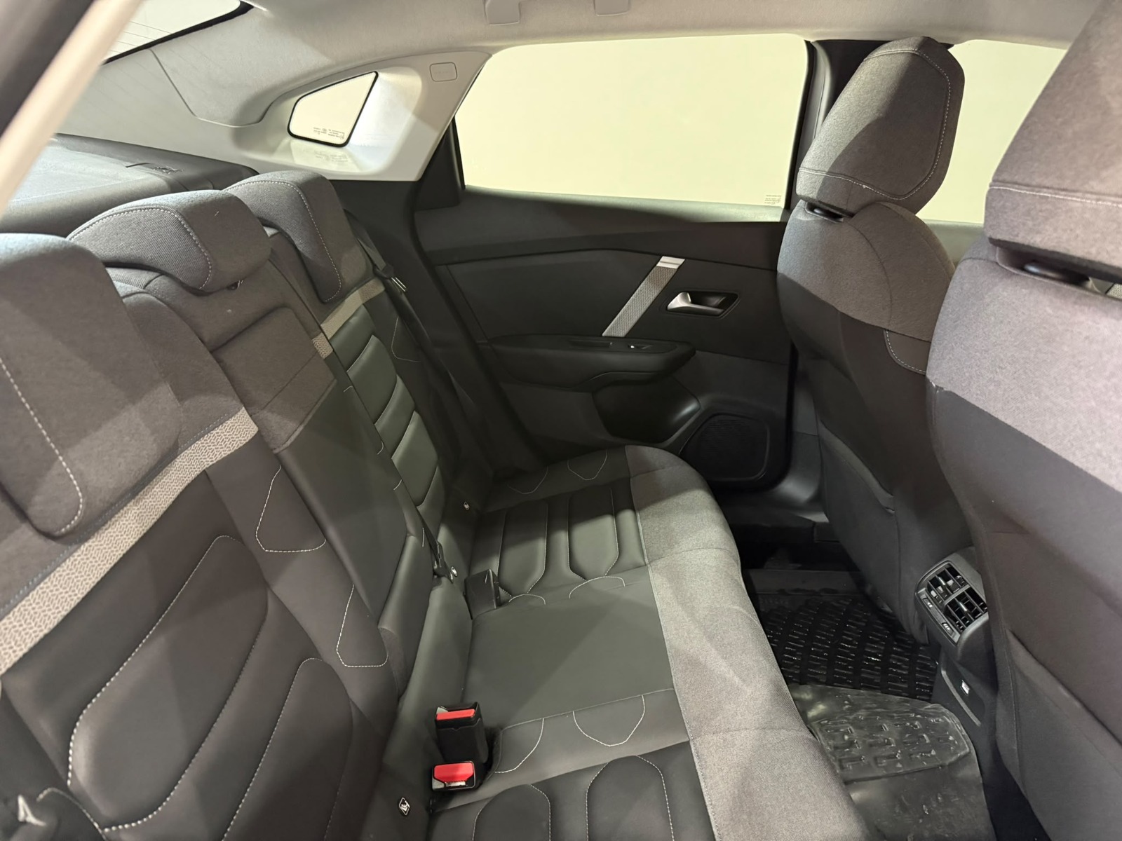 2024 Benzin Otomatik Citroen C4 X Gümüş Gri Gürel Tasarım Aksesuar Otomotiv San. Tic. Ltd. Şti.