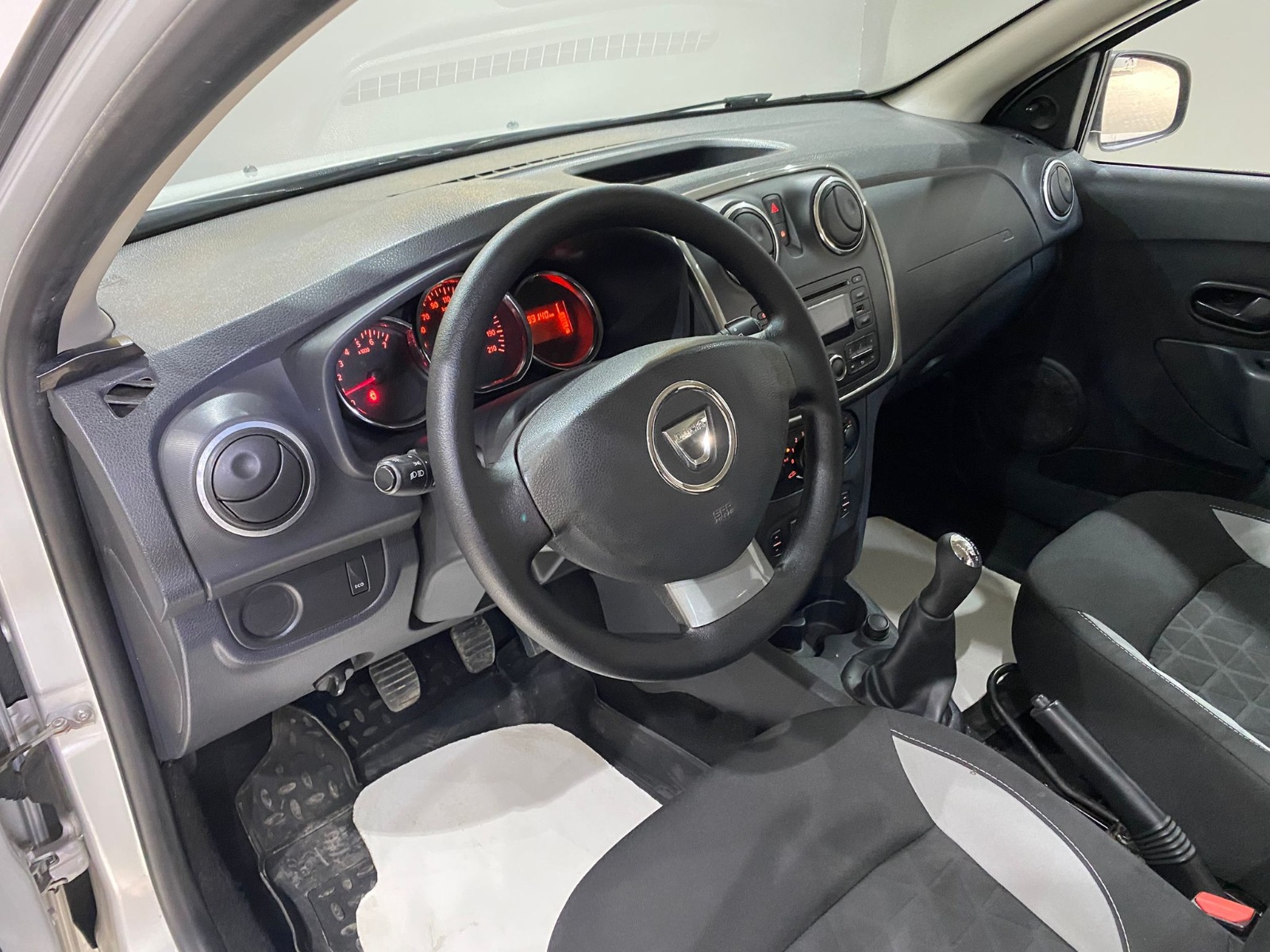 2015 Dizel Manuel Dacia Sandero Gri Gürel Tasarım Aksesuar Otomotiv San. Tic. Ltd. Şti.