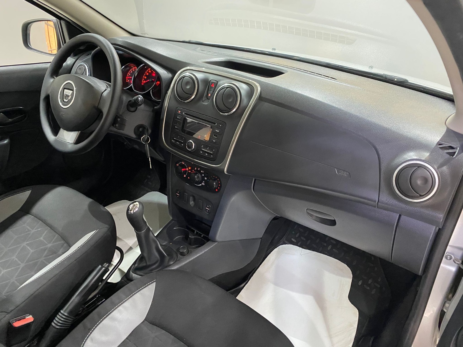 2015 Dizel Manuel Dacia Sandero Gri Gürel Tasarım Aksesuar Otomotiv San. Tic. Ltd. Şti.