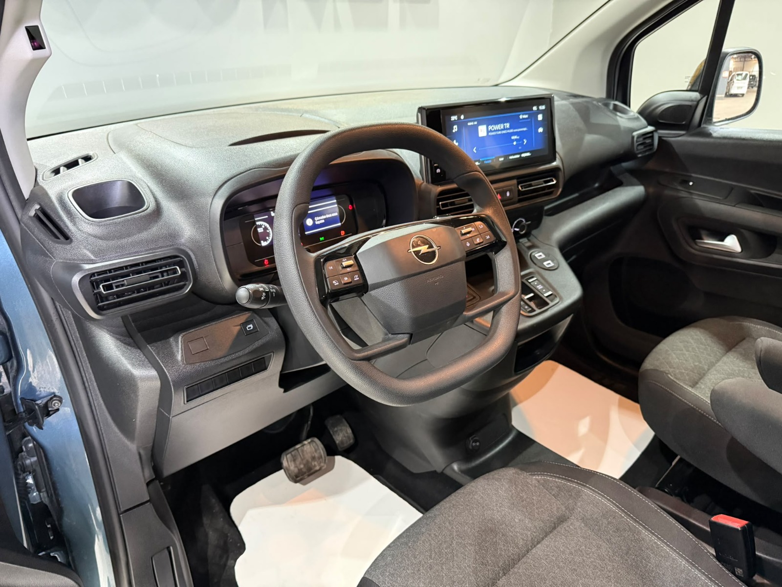2026 Dizel Otomatik Opel Combo Mavi Gürel Tasarım Aksesuar Otomotiv San. Tic. Ltd. Şti.