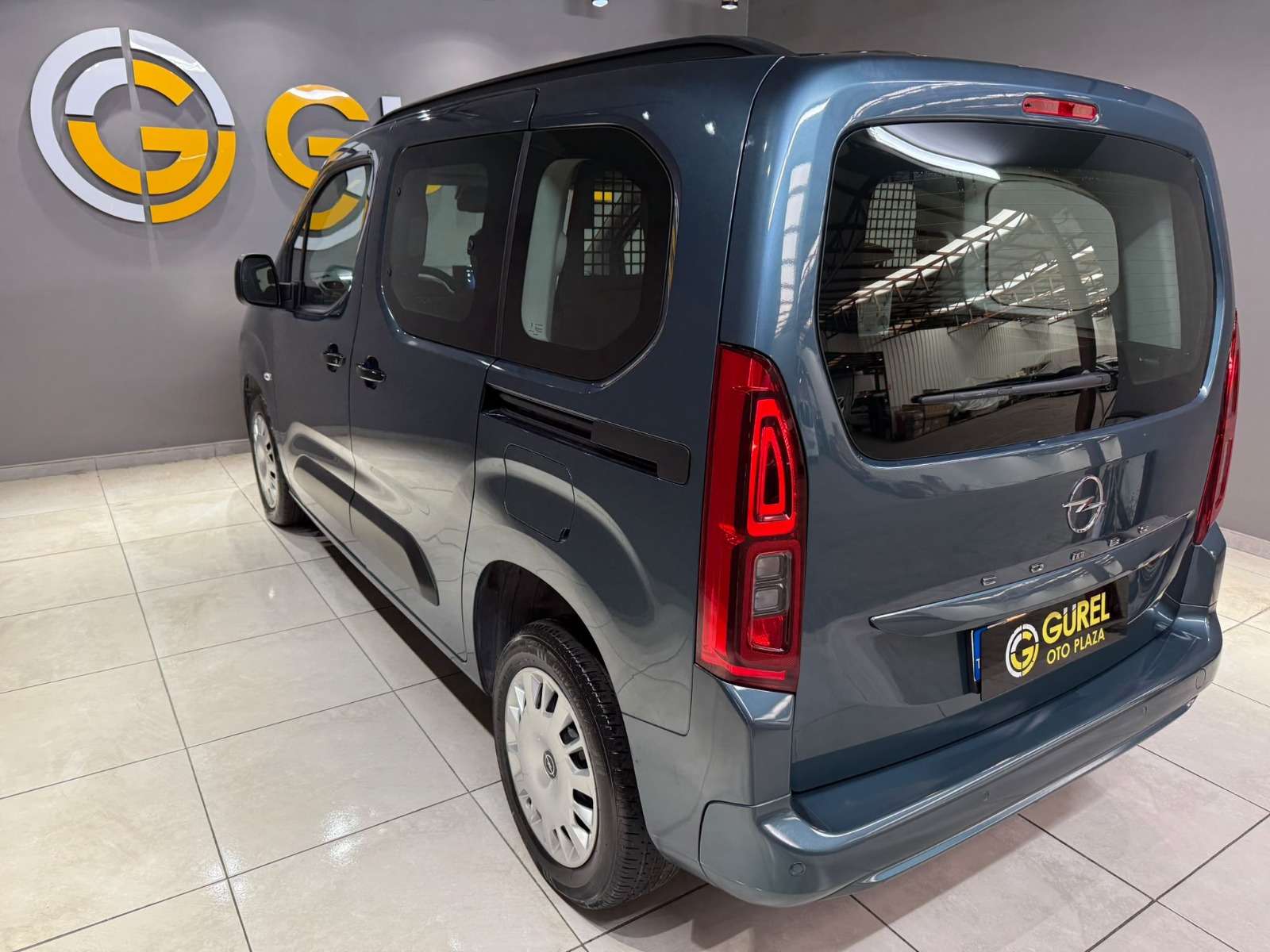 2026 Dizel Otomatik Opel Combo Mavi Gürel Tasarım Aksesuar Otomotiv San. Tic. Ltd. Şti.