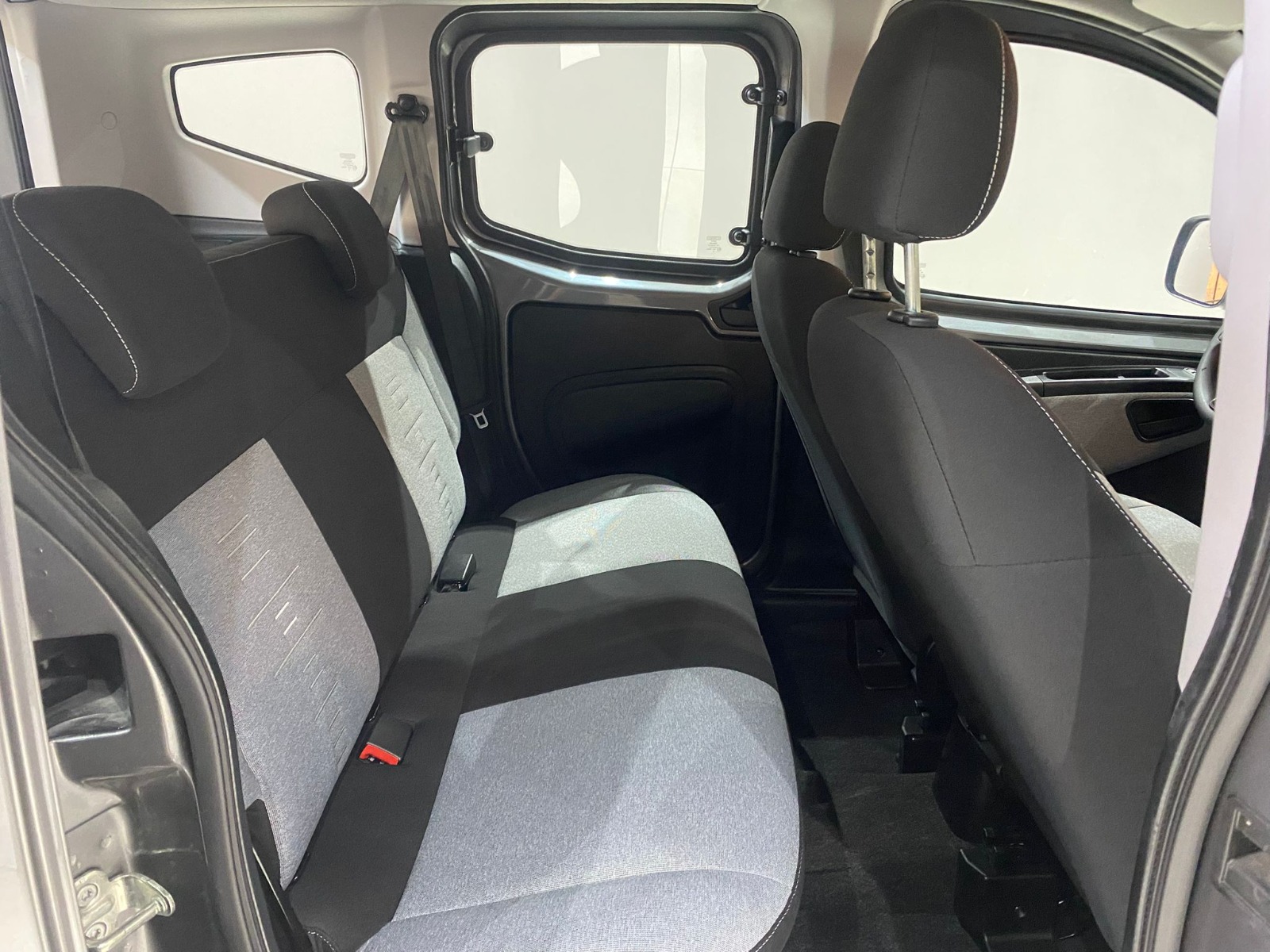 TaksitliOto.Net | 2.El Fiat Fiorino Combi 1.4 Eko Safeline | Manuel & Benzin + LPG | Gri | İzmir.2el 2023 Benzin + LPG Manuel Fiat Fiorino Gri Gürel Tasarım Aksesuar Otomotiv San. Tic. Ltd. Şti.