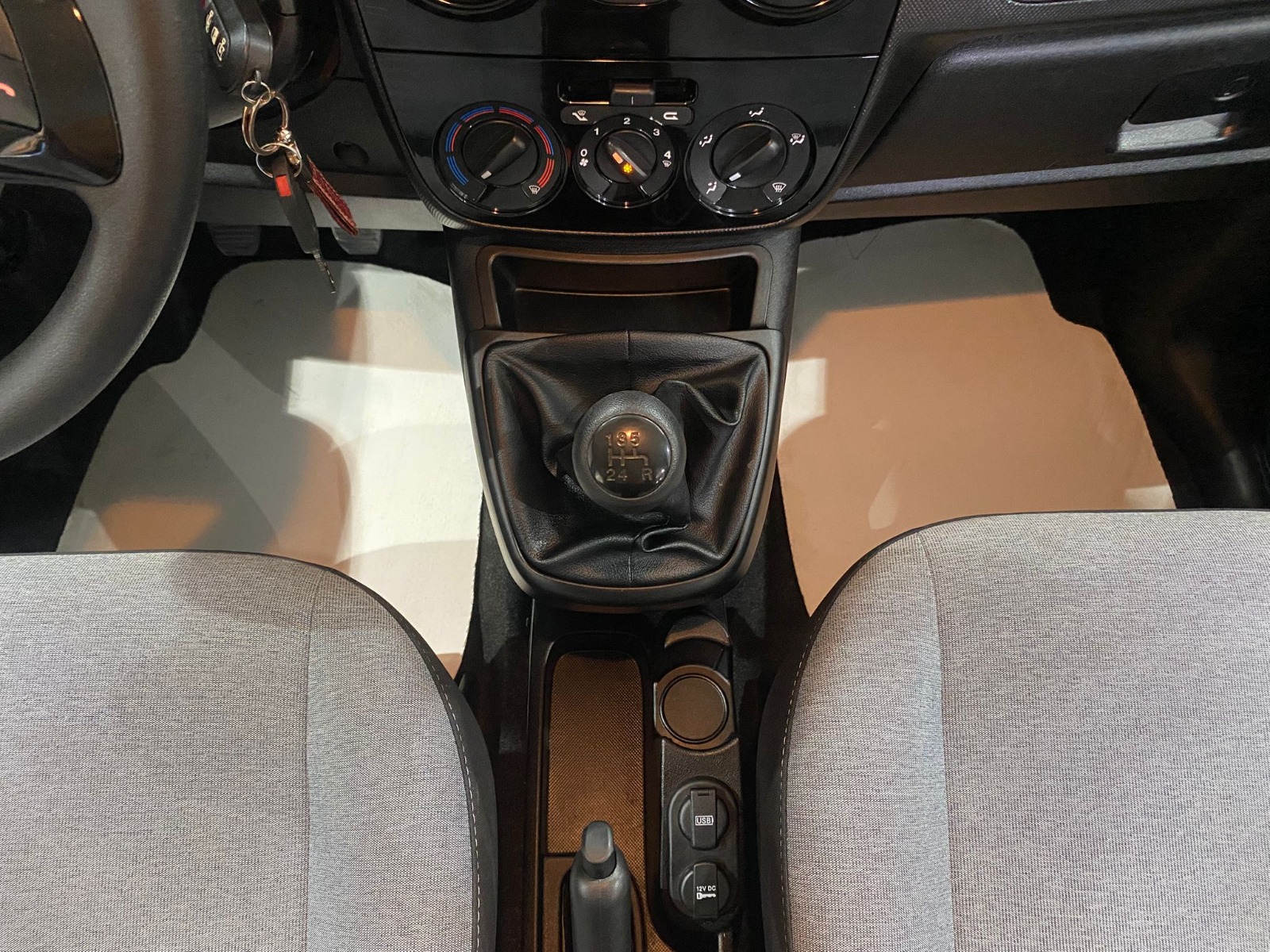 TaksitliOto.Net | 2.El Fiat Fiorino Combi 1.4 Eko Safeline | Manuel & Benzin + LPG | Gri | İzmir.2el 2023 Benzin + LPG Manuel Fiat Fiorino Gri Gürel Tasarım Aksesuar Otomotiv San. Tic. Ltd. Şti.