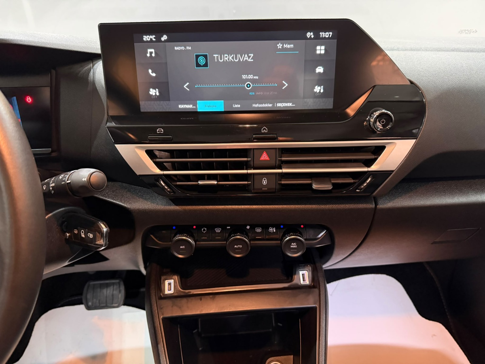 2025 Benzin Otomatik Citroen C4 X Gri Gürel Tasarım Aksesuar Otomotiv San. Tic. Ltd. Şti.