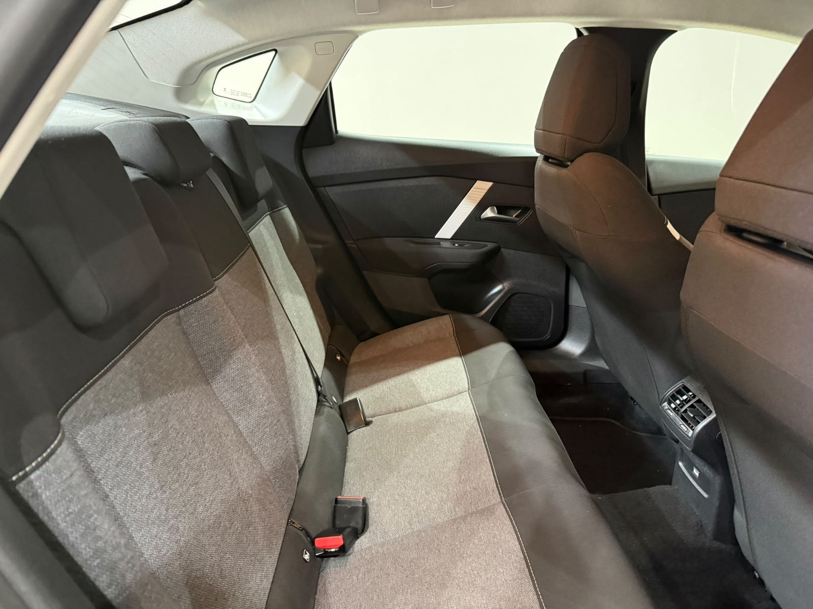 2025 Benzin Otomatik Citroen C4 X Gri Gürel Tasarım Aksesuar Otomotiv San. Tic. Ltd. Şti.