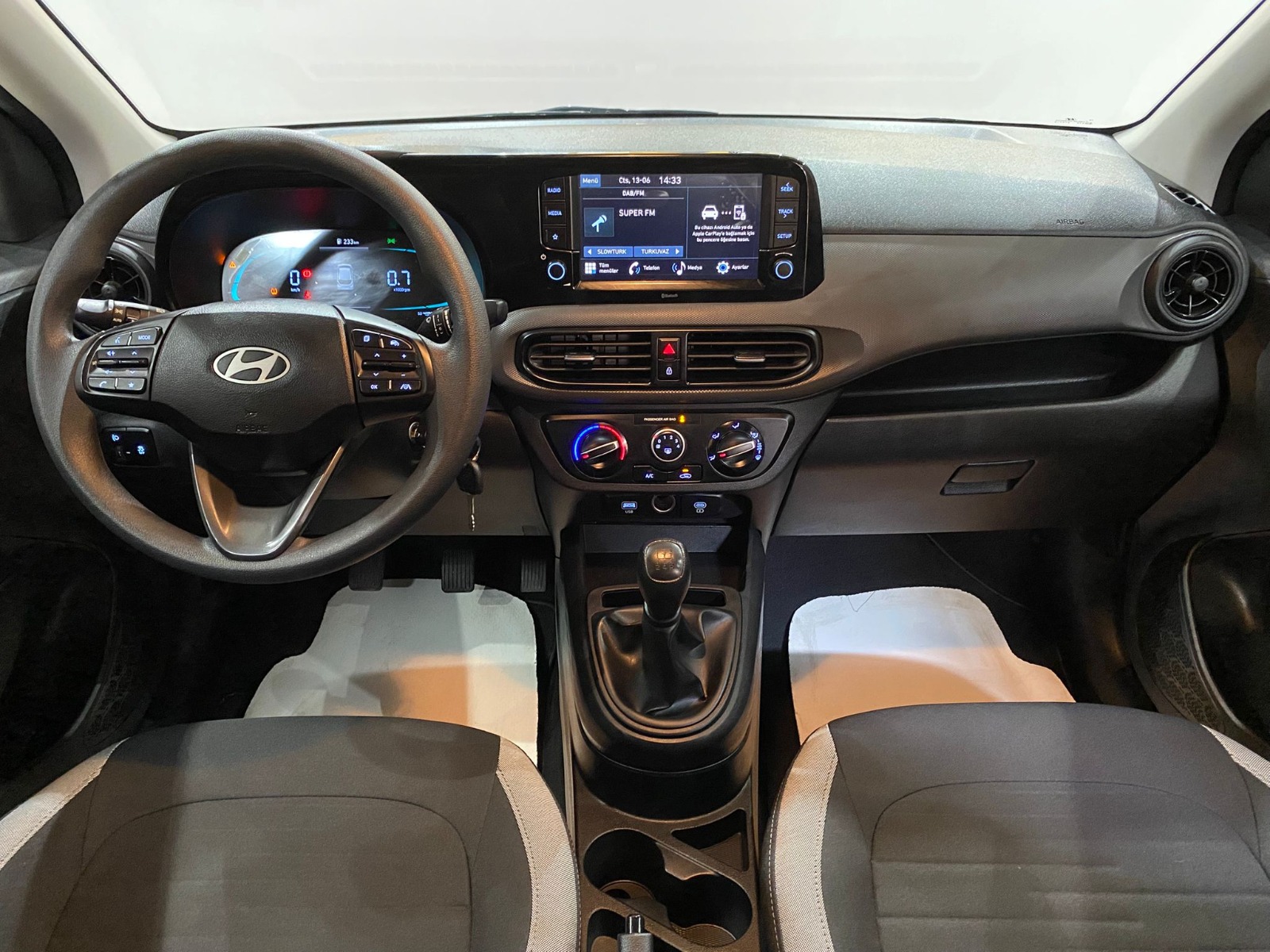 2023 Benzin Manuel Hyundai i10 Kırmızı Gürel Tasarım Aksesuar Otomotiv San. Tic. Ltd. Şti.