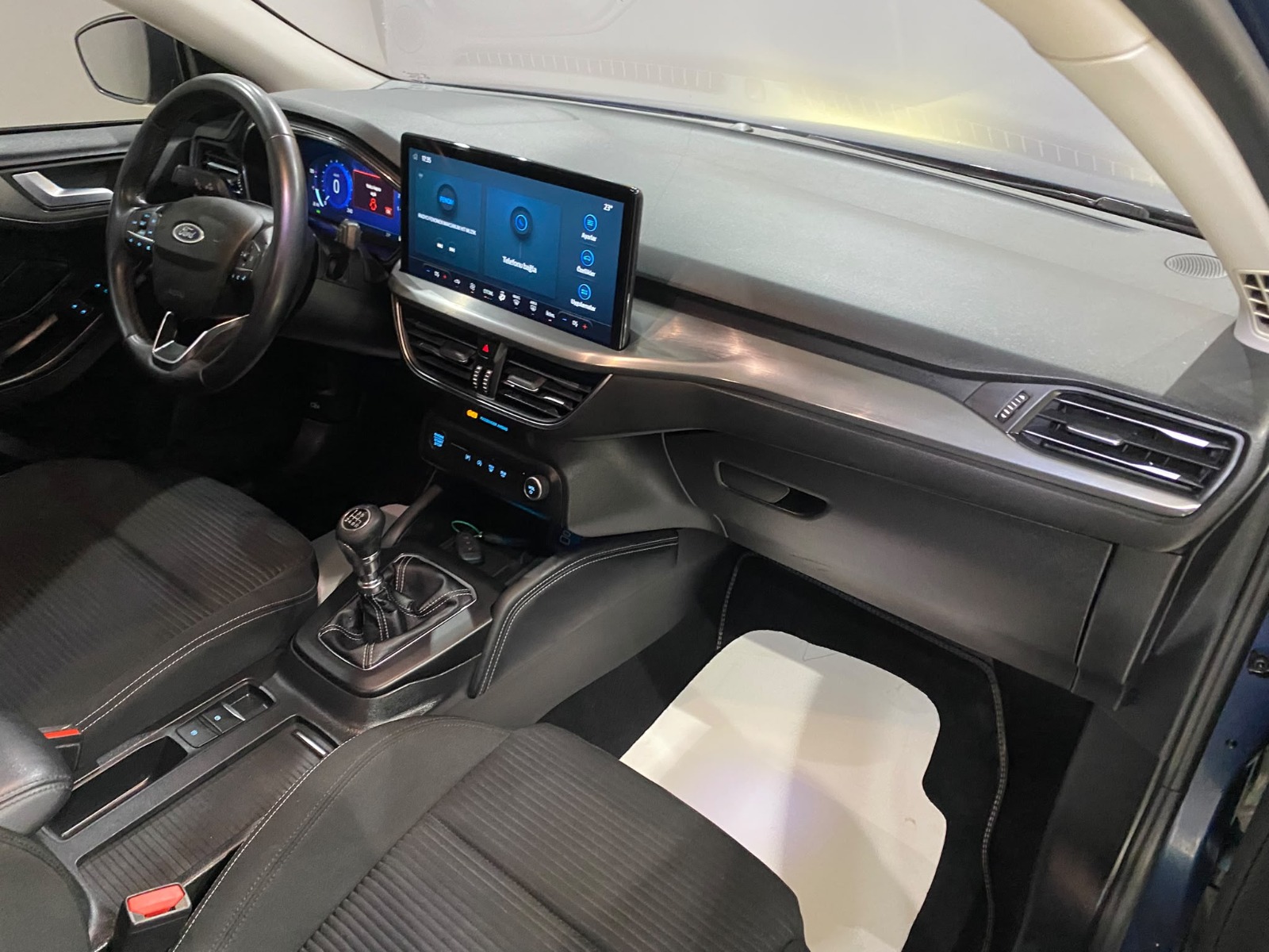2023 Benzin Manuel Ford Focus Mavi Gürel Tasarım Aksesuar Otomotiv San. Tic. Ltd. Şti.