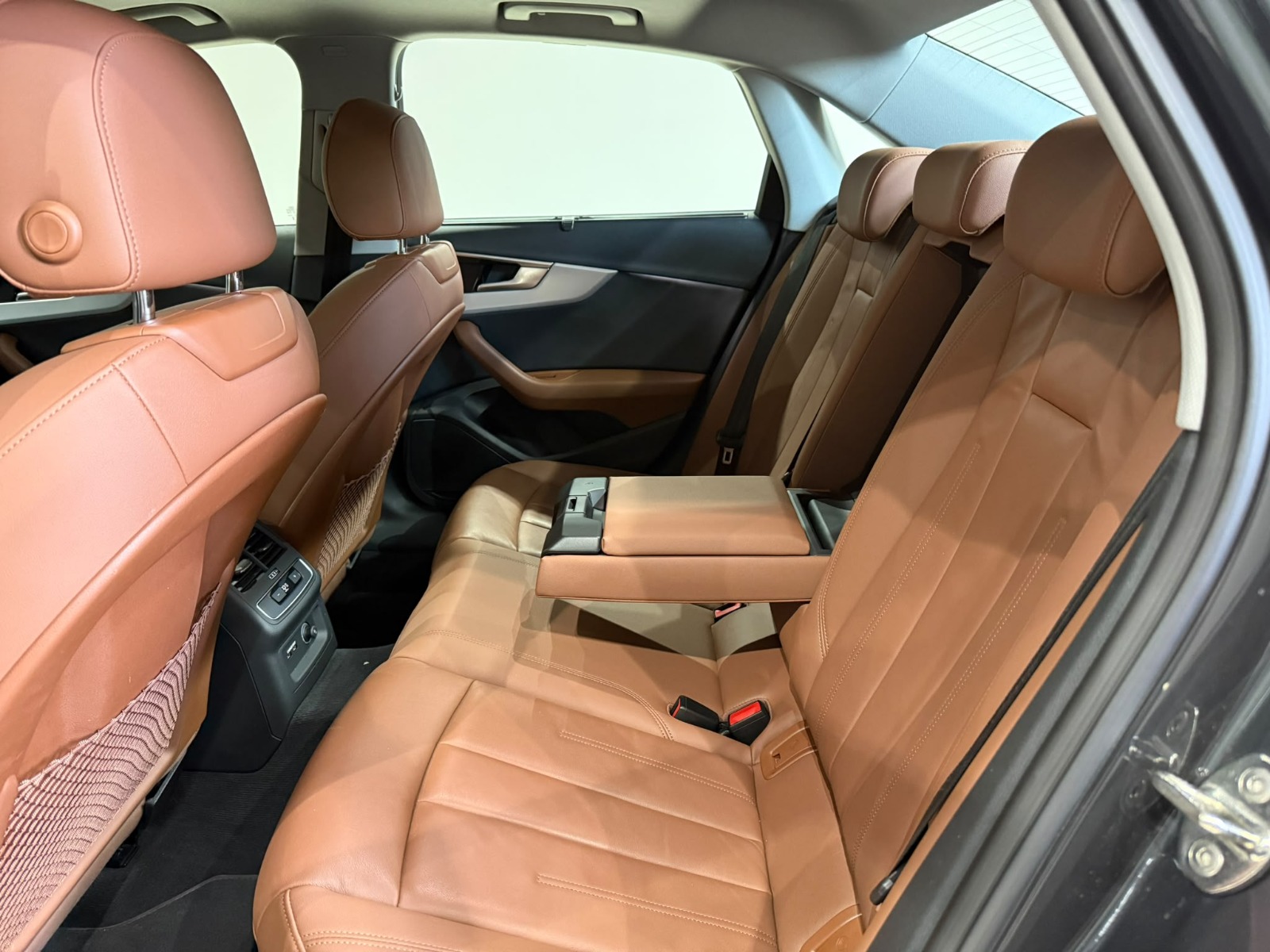 2023 Hybrid Otomatik Audi A4 Gri Gürel Tasarım Aksesuar Otomotiv San. Tic. Ltd. Şti.