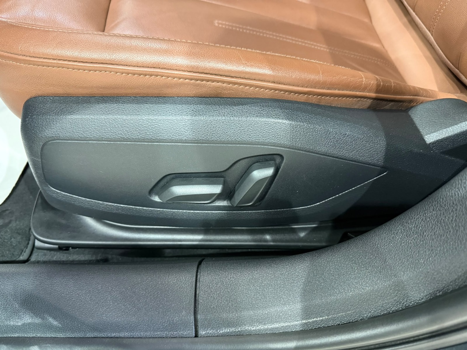 2023 Hybrid Otomatik Audi A4 Gri Gürel Tasarım Aksesuar Otomotiv San. Tic. Ltd. Şti.