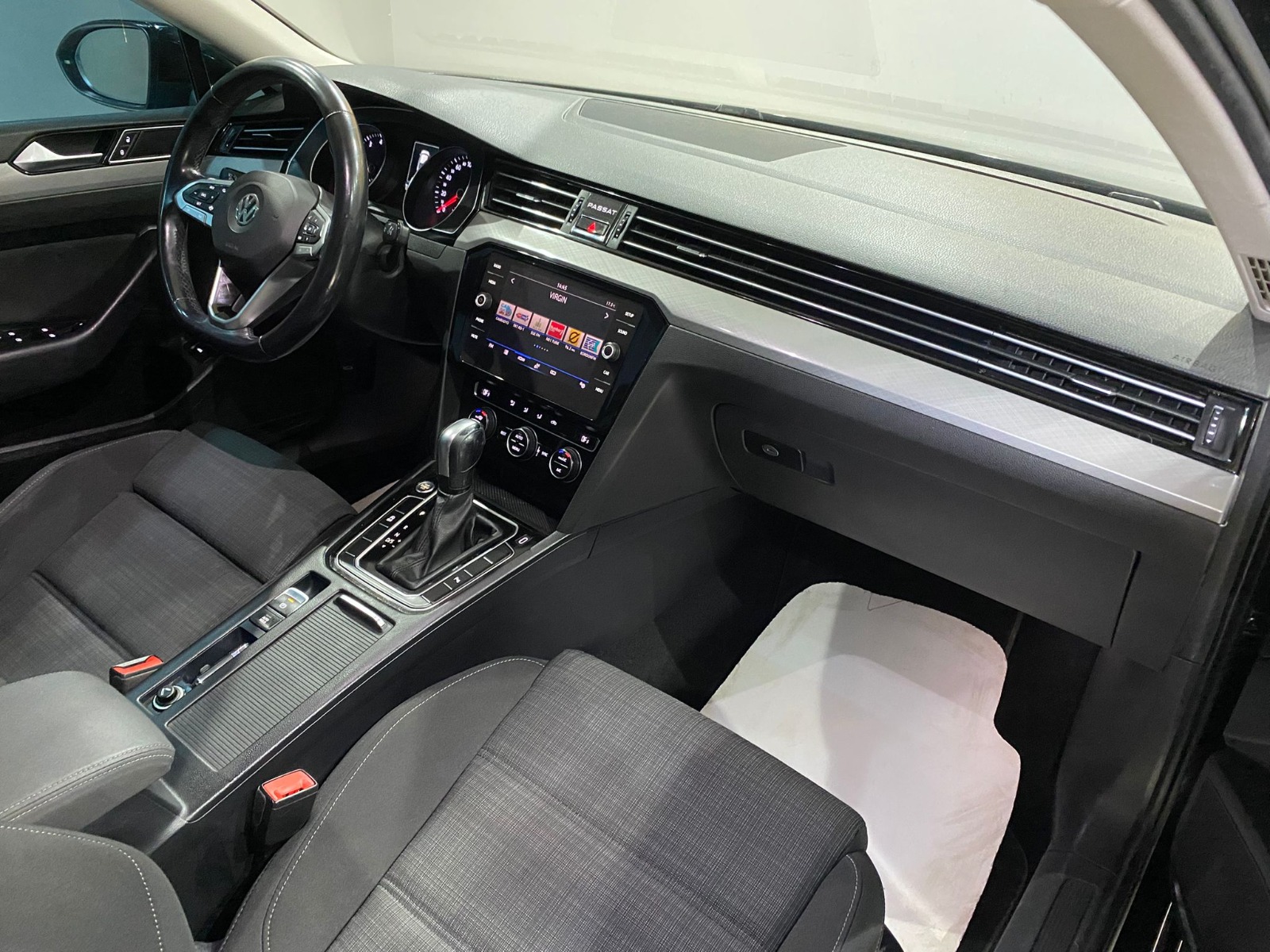 2020 Benzin Otomatik Volkswagen Passat Siyah Gürel Tasarım Aksesuar Otomotiv San. Tic. Ltd. Şti.
