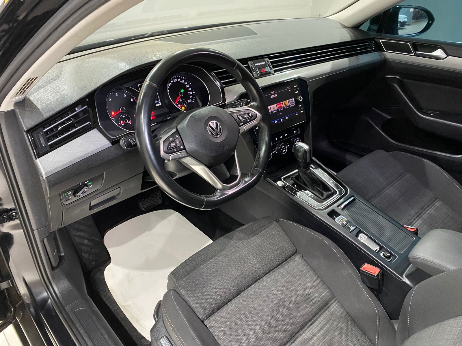 2020 Benzin Otomatik Volkswagen Passat Siyah Gürel Tasarım Aksesuar Otomotiv San. Tic. Ltd. Şti.