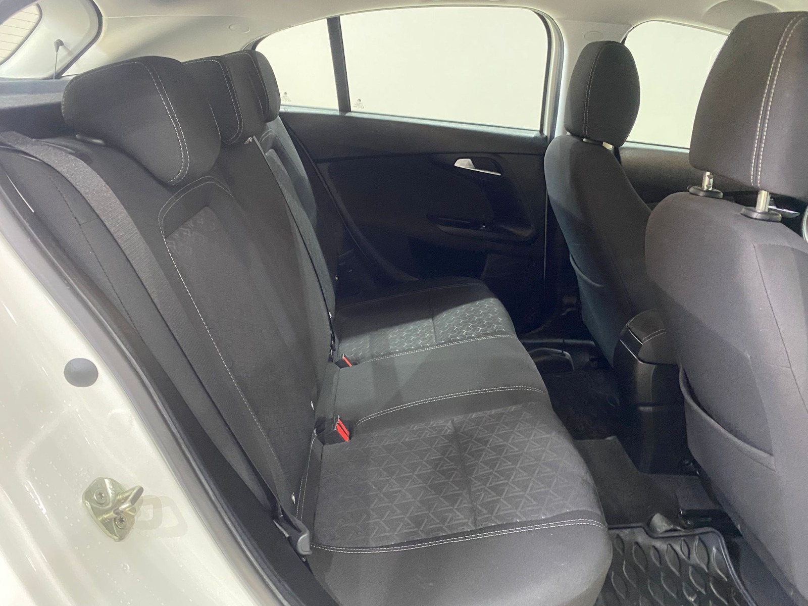 2022 Benzin Manuel Fiat Egea Cross Beyaz Gürel Tasarım Aksesuar Otomotiv San. Tic. Ltd. Şti.