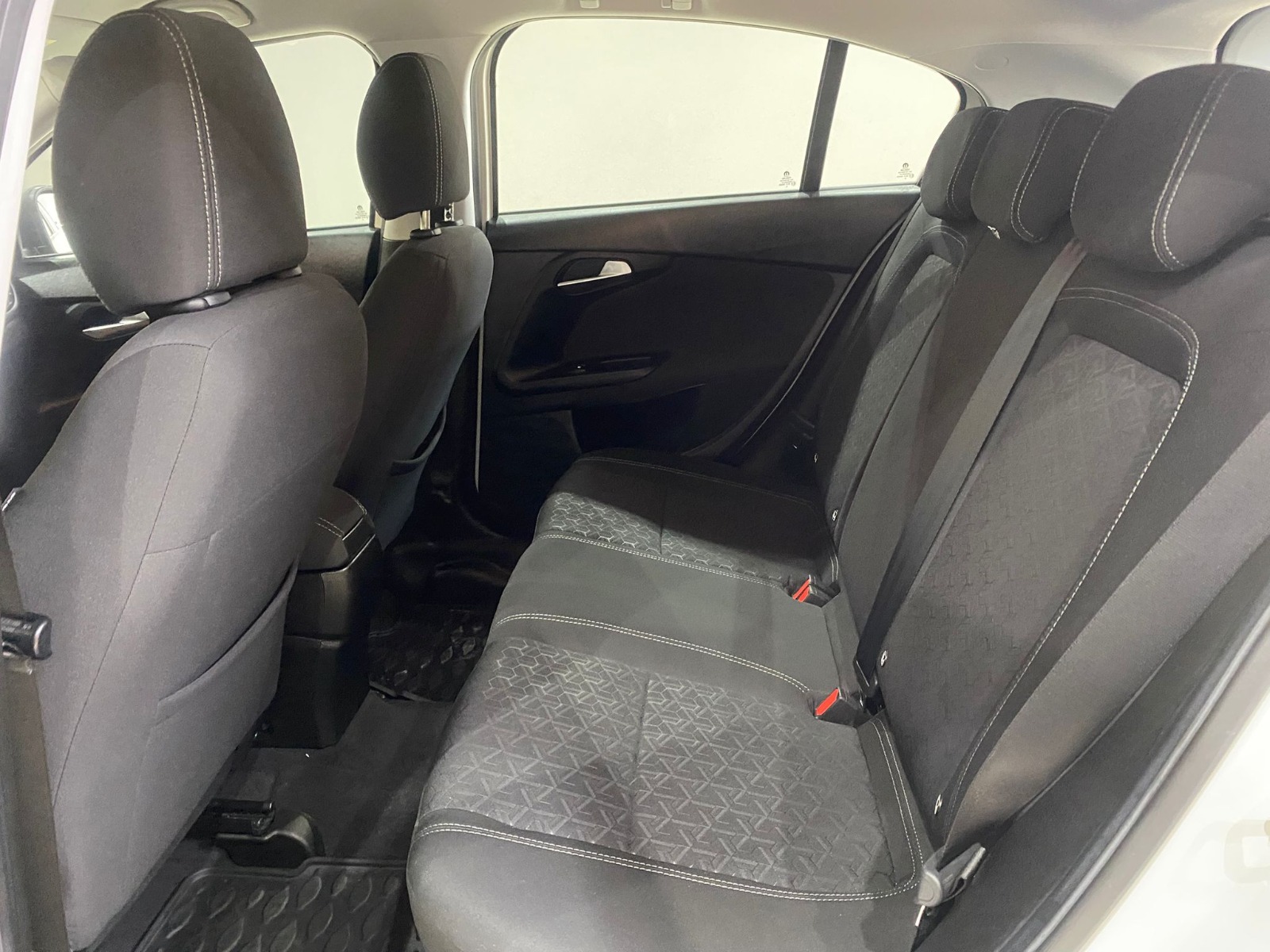 2022 Benzin Manuel Fiat Egea Cross Beyaz Gürel Tasarım Aksesuar Otomotiv San. Tic. Ltd. Şti.