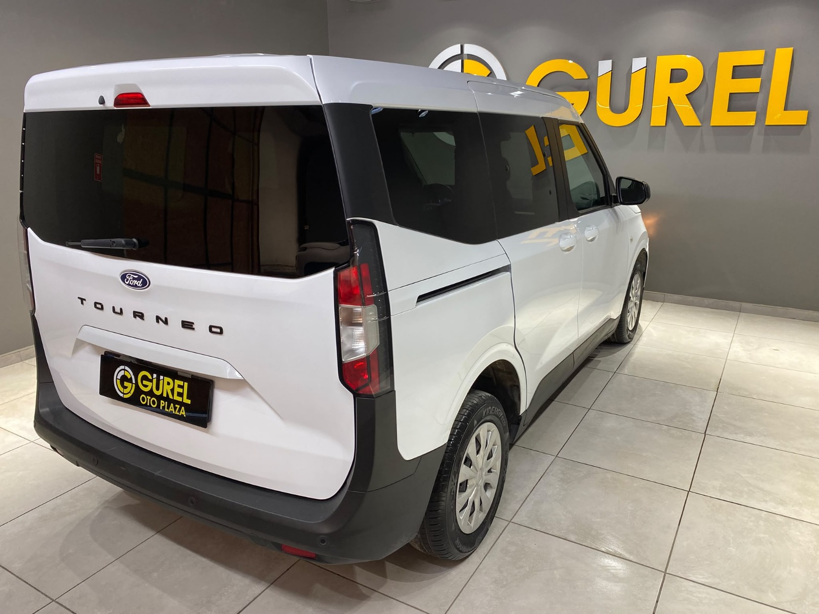 2024 Benzin Otomatik Ford Tourneo Courier Beyaz Gürel Tasarım Aksesuar Otomotiv San. Tic. Ltd. Şti.