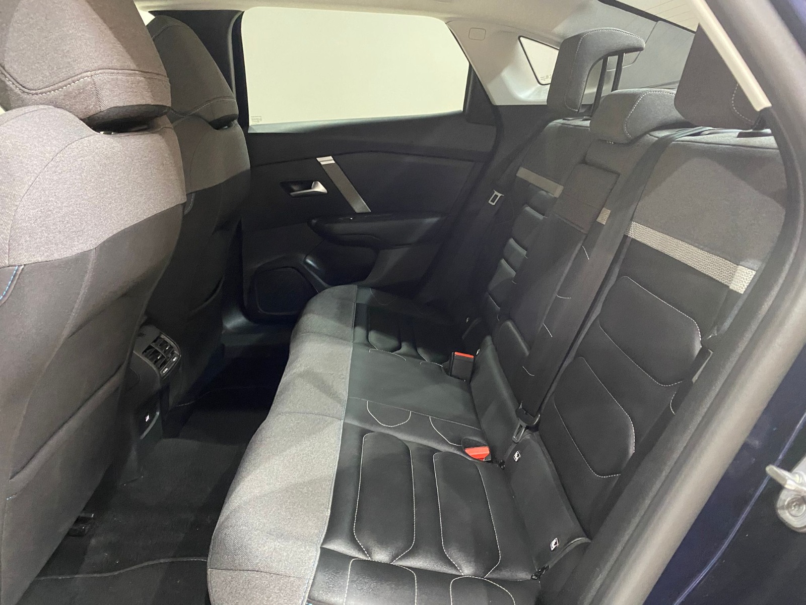 2024 Benzin Otomatik Citroen C4 X Lacivert Gürel Tasarım Aksesuar Otomotiv San. Tic. Ltd. Şti.