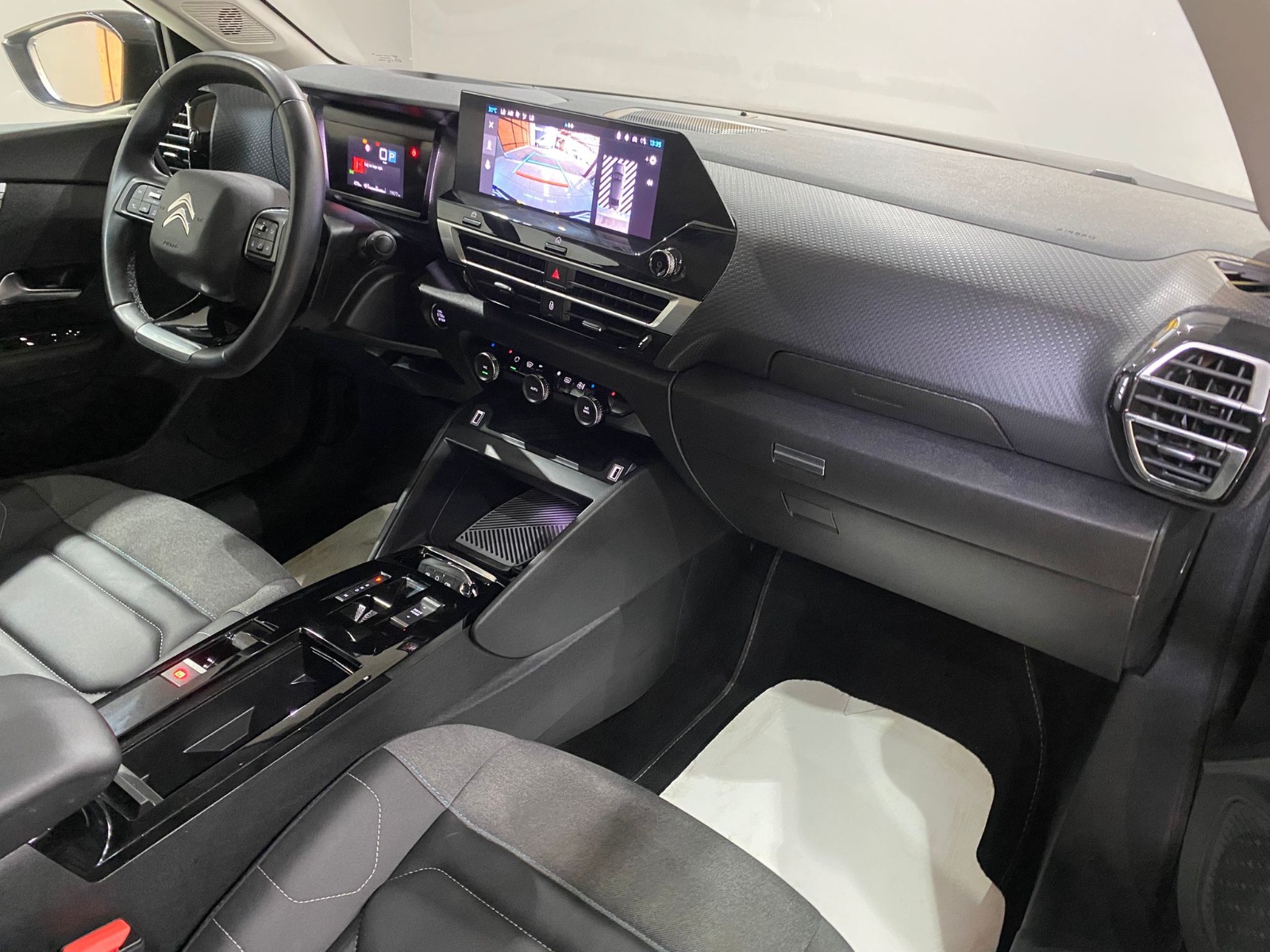 2024 Benzin Otomatik Citroen C4 X Lacivert Gürel Tasarım Aksesuar Otomotiv San. Tic. Ltd. Şti.