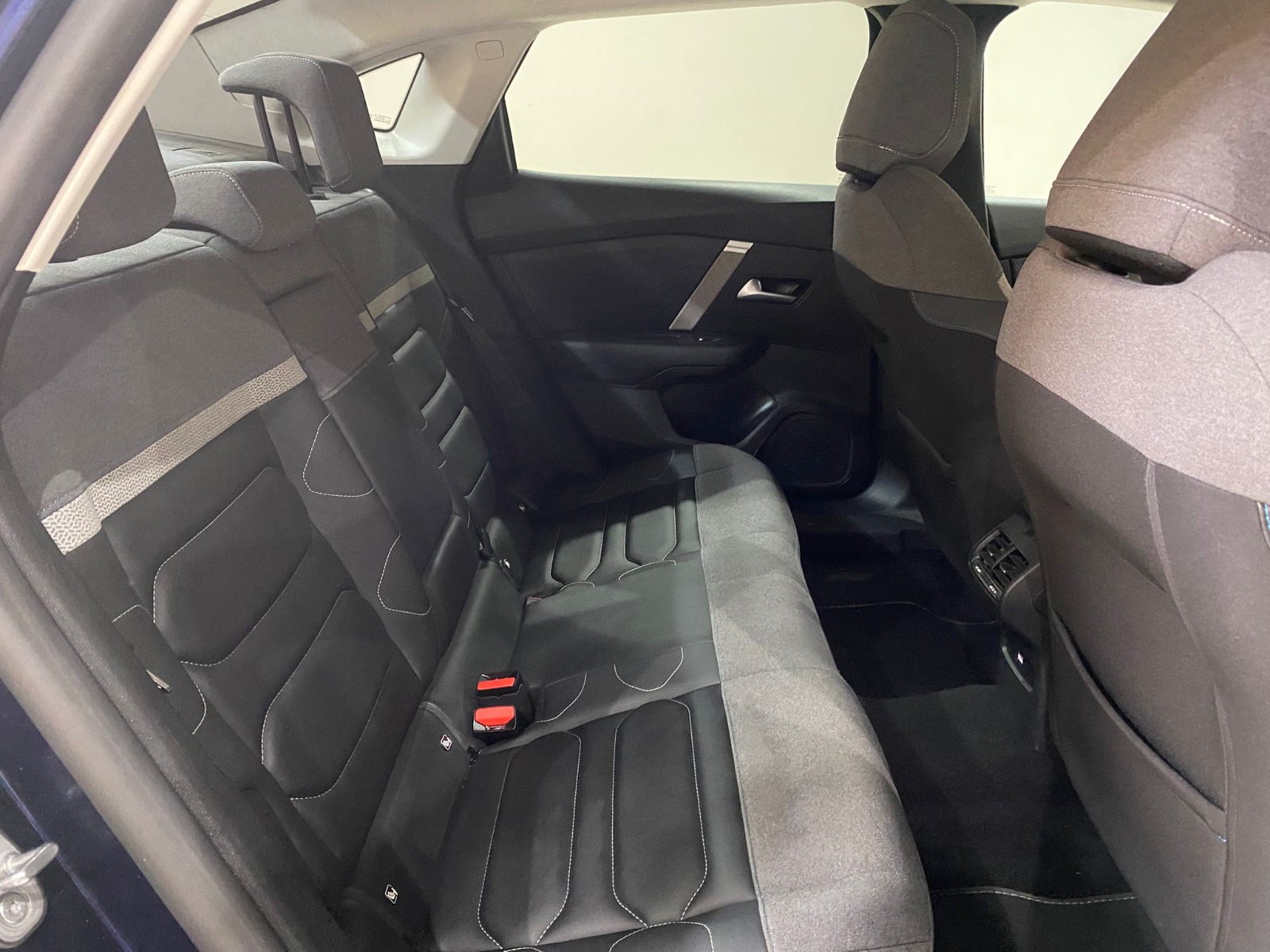 2024 Benzin Otomatik Citroen C4 X Lacivert Gürel Tasarım Aksesuar Otomotiv San. Tic. Ltd. Şti.